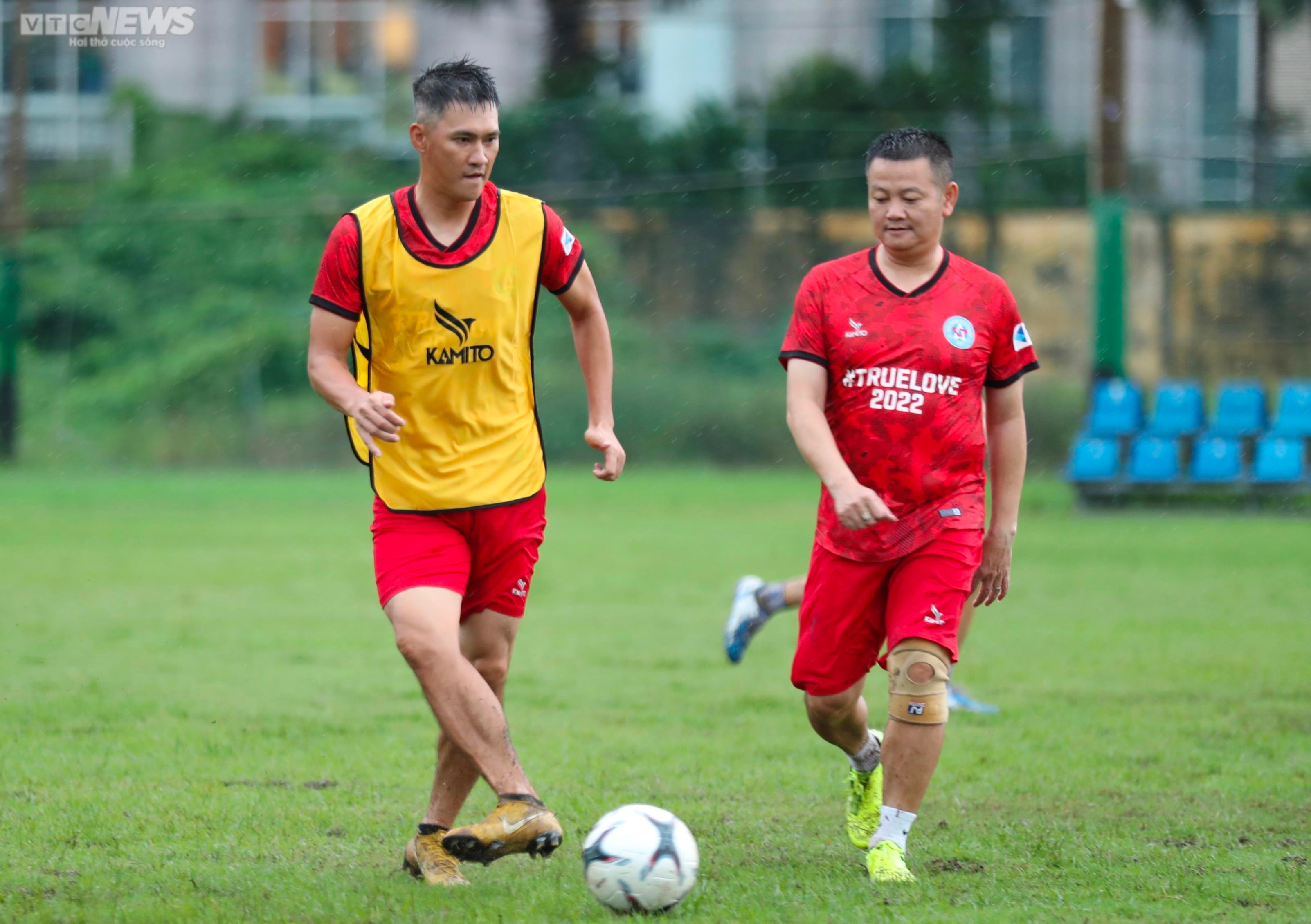 Công Vinh, Quốc Vượng, Văn Quyến tái hợp, quyết ghi bàn vào lưới nhà vô địch Đức - 2
