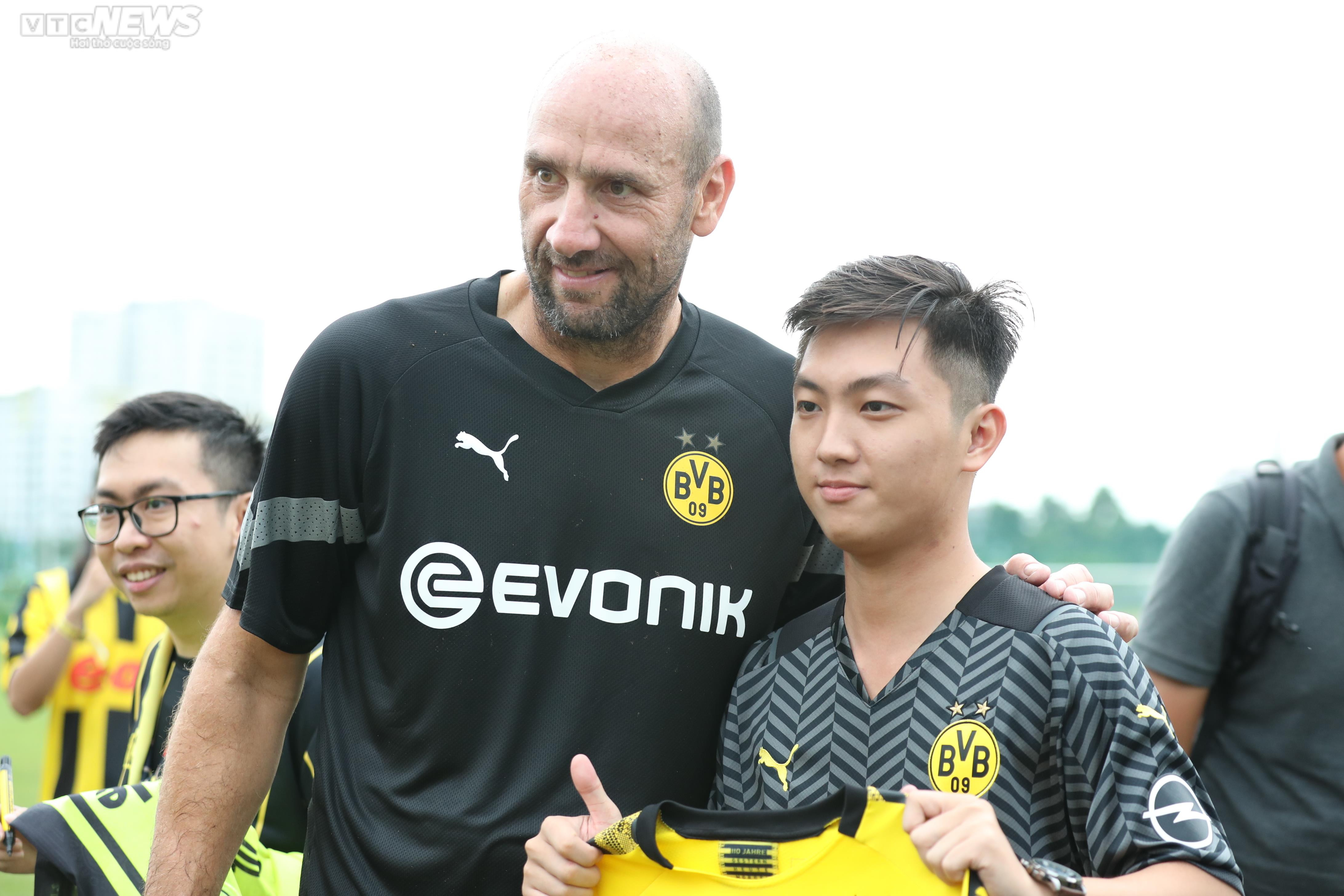 Công Vinh, Quốc Vượng, Văn Quyến tái hợp, quyết ghi bàn vào lưới nhà vô địch Đức - 8