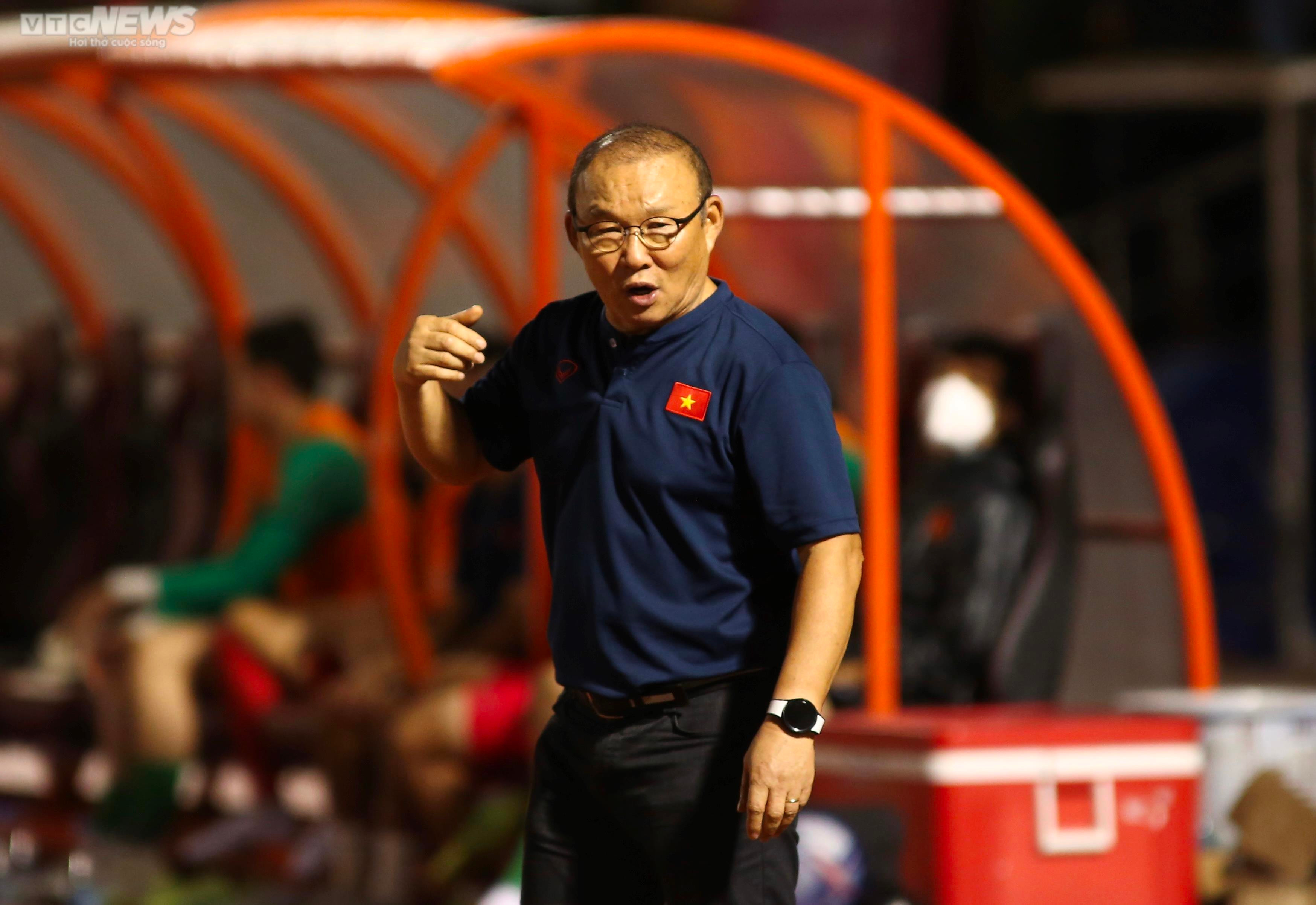 Quang Hải phô diễn đẳng cấp, tìm lại cảm hứng ở tuyển Việt Nam - 11