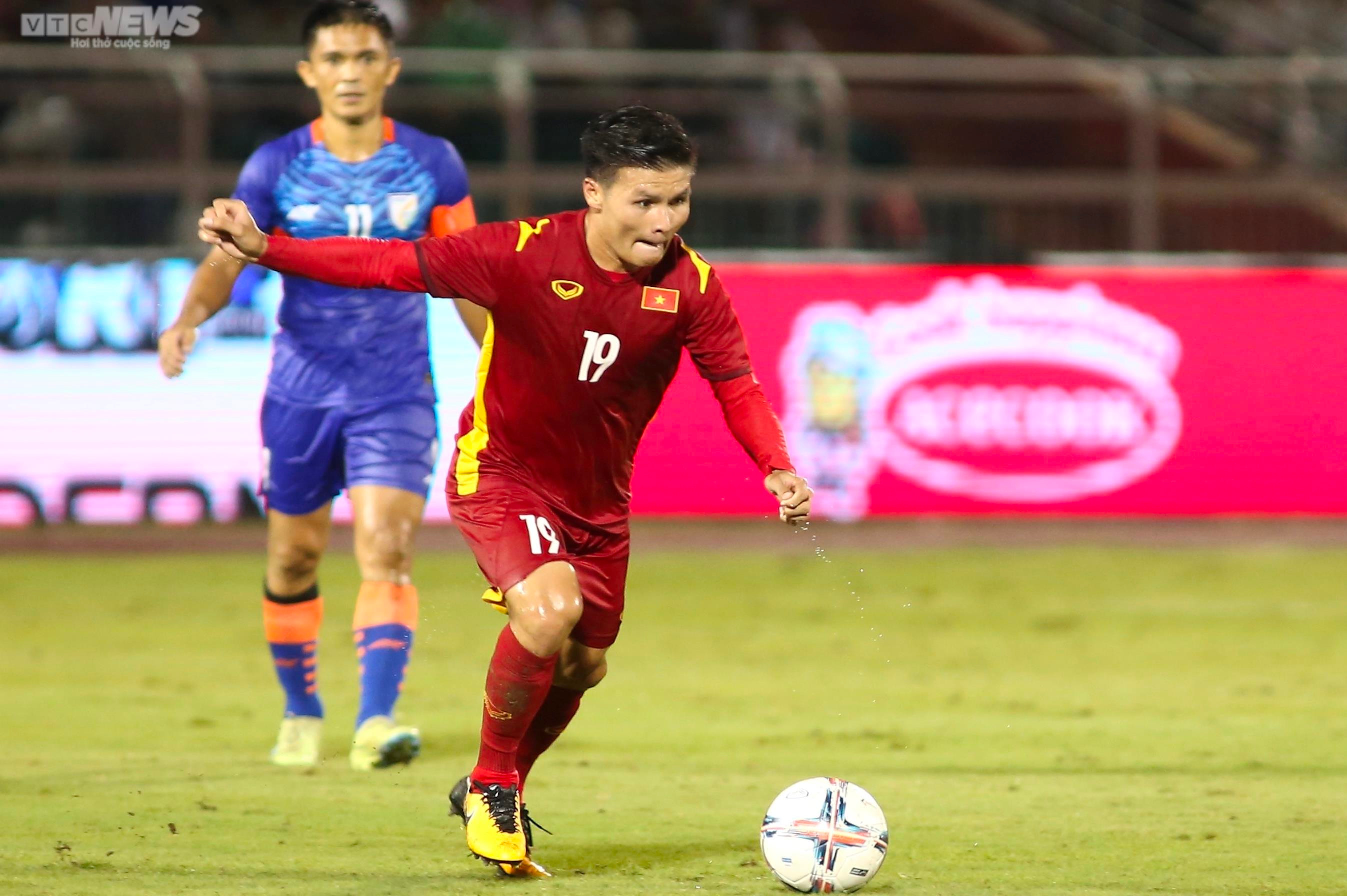 Quang Hải phô diễn đẳng cấp, tìm lại cảm hứng ở tuyển Việt Nam - 4