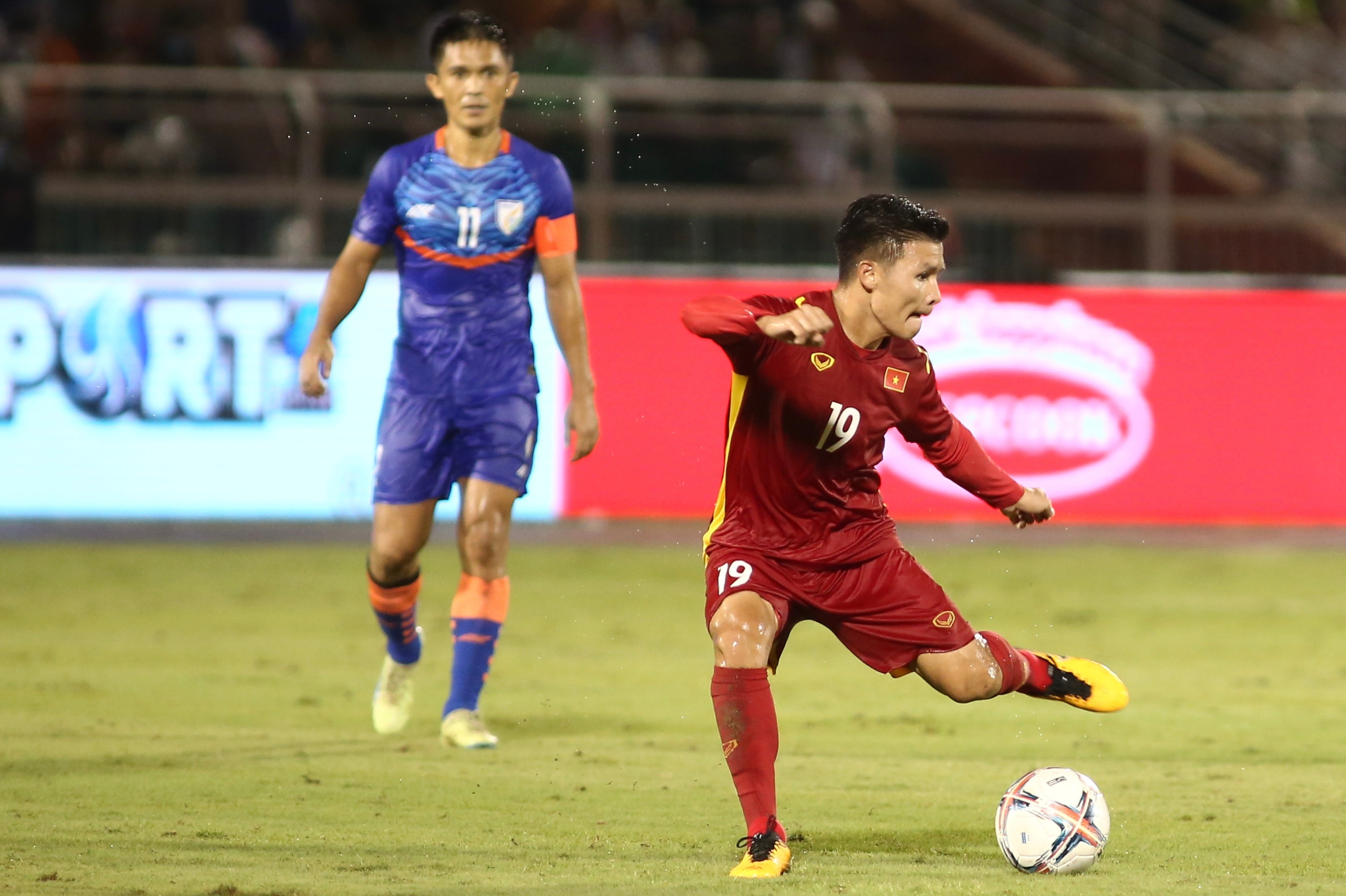 Quang Hải phô diễn đẳng cấp, tìm lại cảm hứng ở tuyển Việt Nam - 5