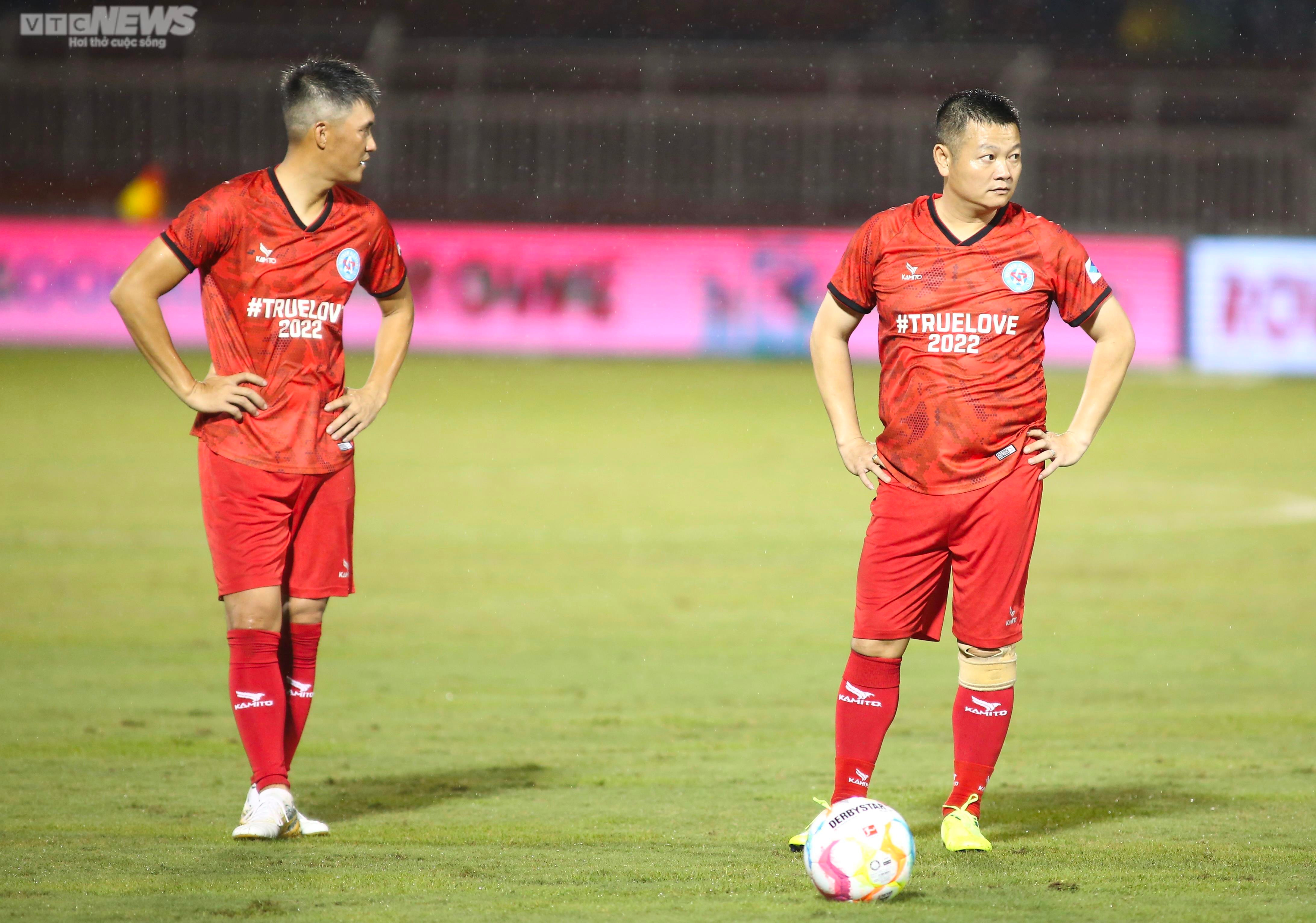 Công Vinh ghi bàn, Văn Quyến phô diễn kỹ thuật trước Huyền thoại Dortmund - 7