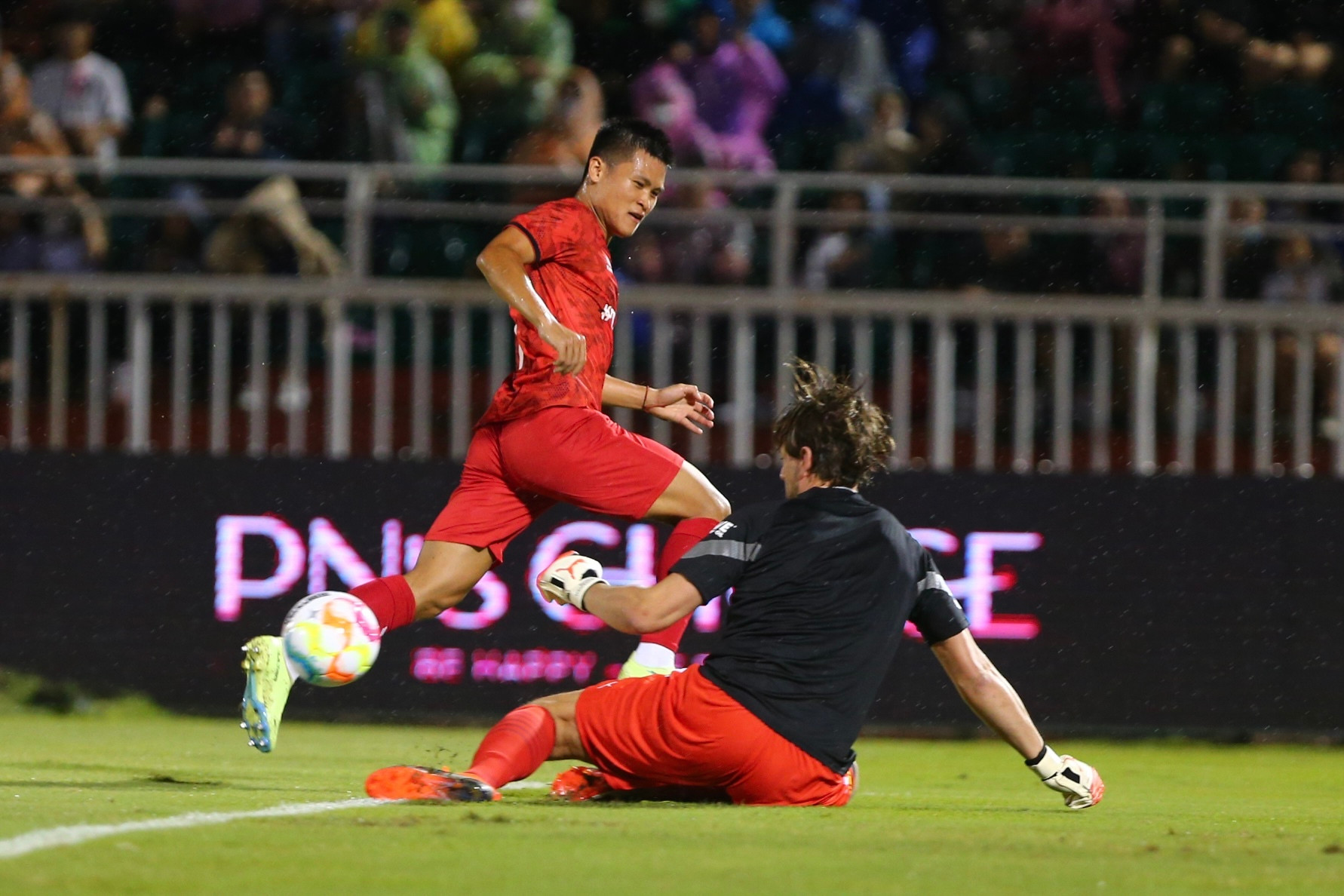 Công Vinh ghi bàn, Văn Quyến phô diễn kỹ thuật trước Huyền thoại Dortmund - 3