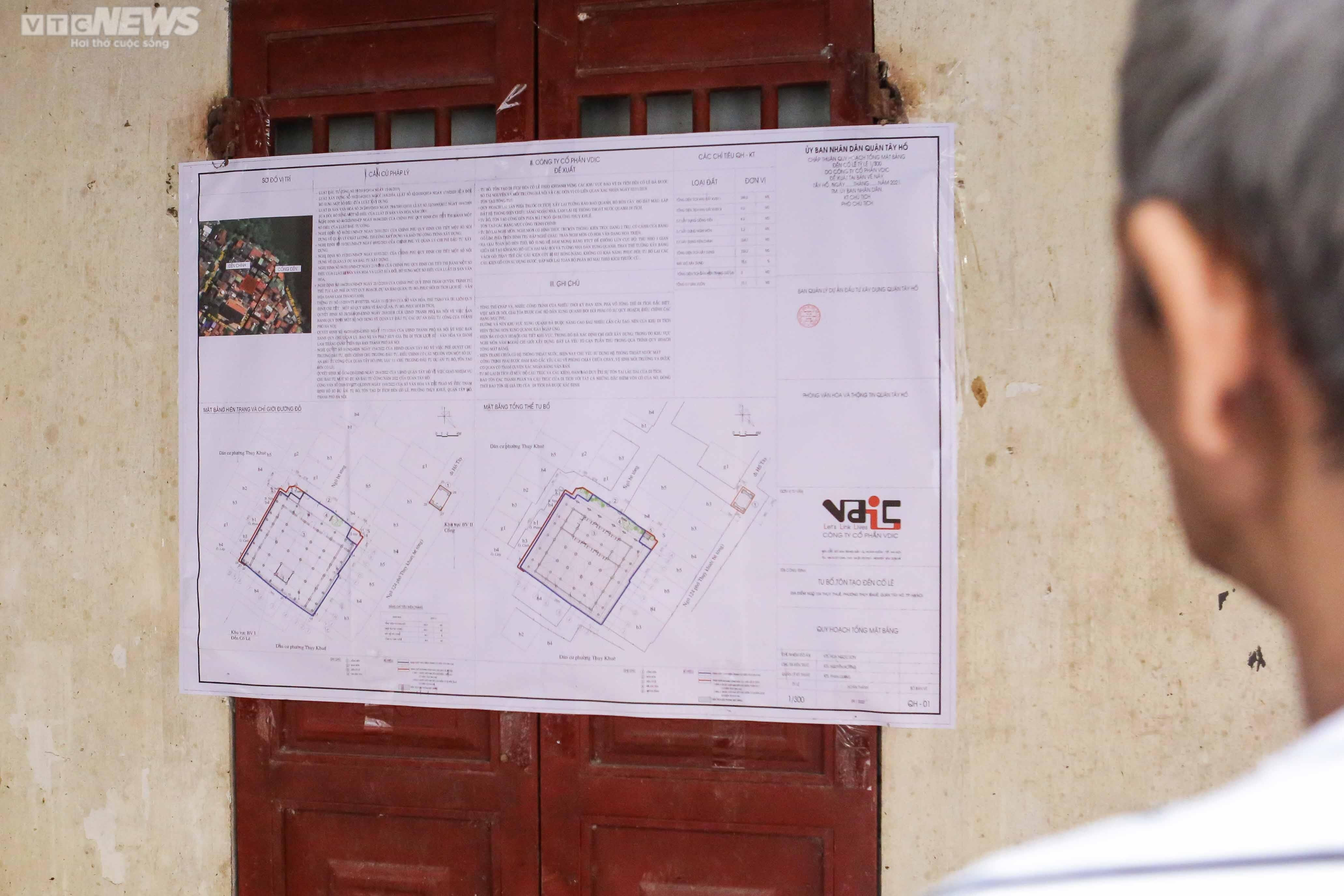 Ảnh: Ngôi đền cổ ở Hà Nội phải 'chống nạng', phủ bạt chờ ngày trùng tu - 12