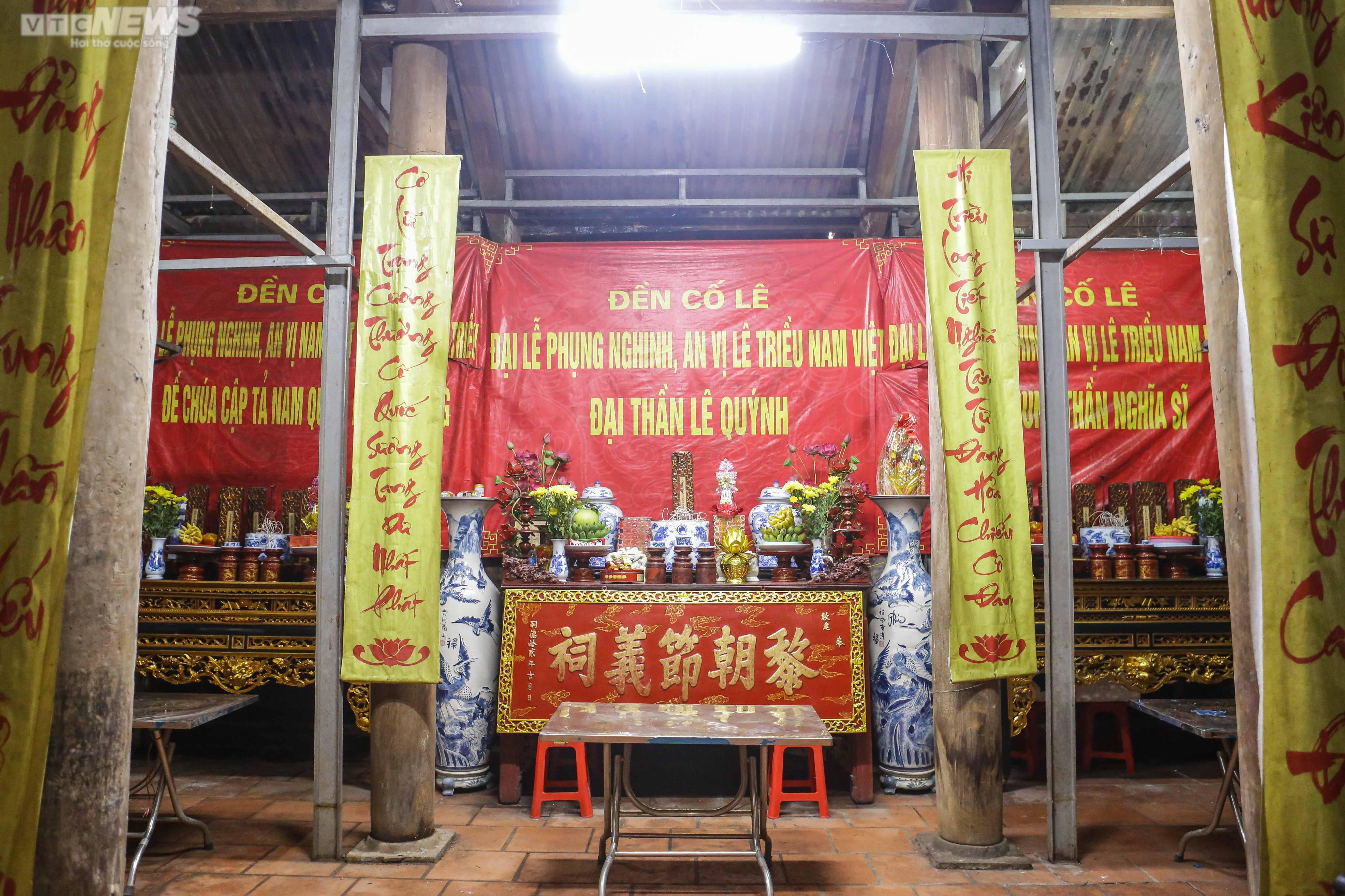 Ảnh: Ngôi đền cổ ở Hà Nội phải 'chống nạng', phủ bạt chờ ngày trùng tu - 2