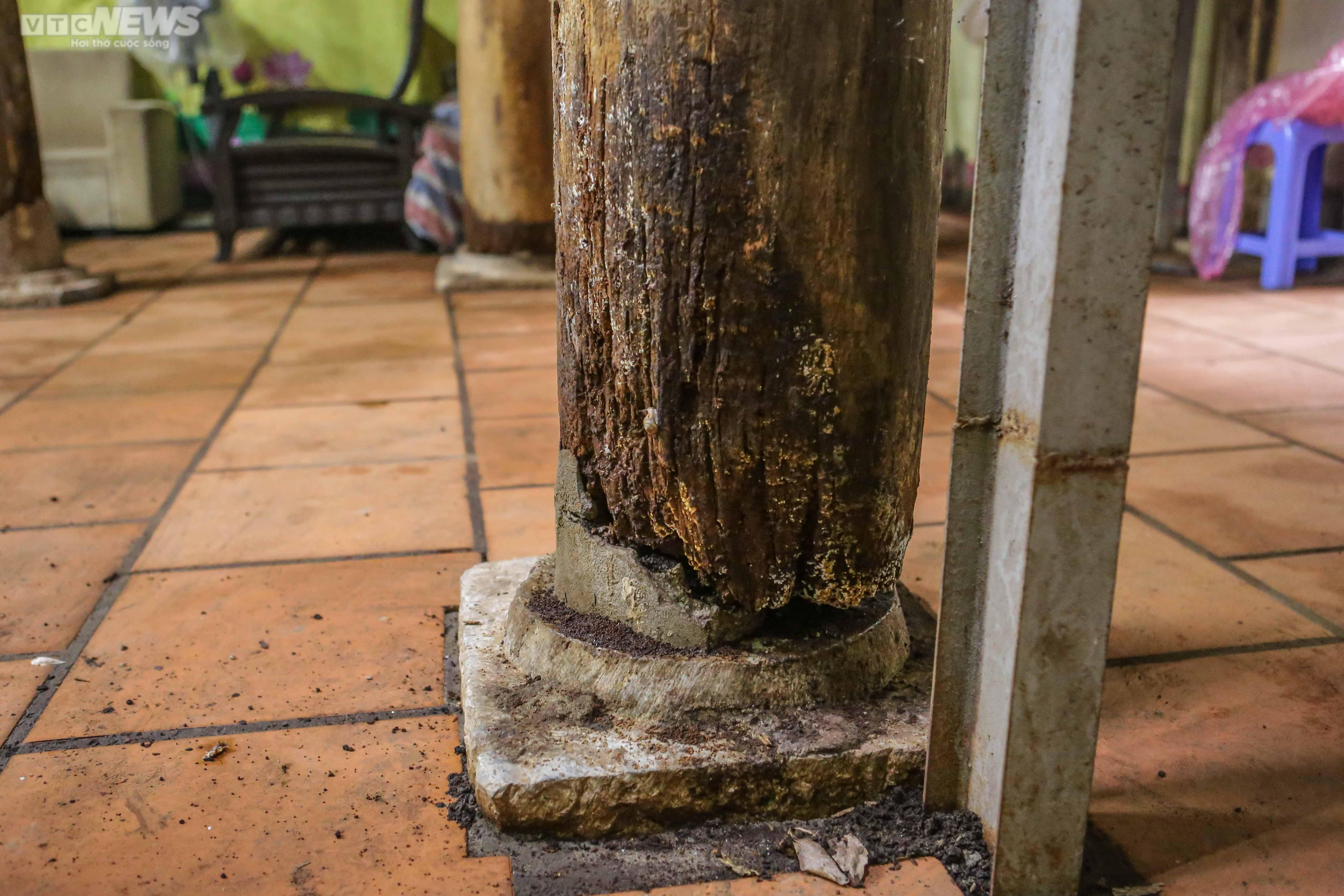 Ảnh: Ngôi đền cổ ở Hà Nội phải 'chống nạng', phủ bạt chờ ngày trùng tu - 5