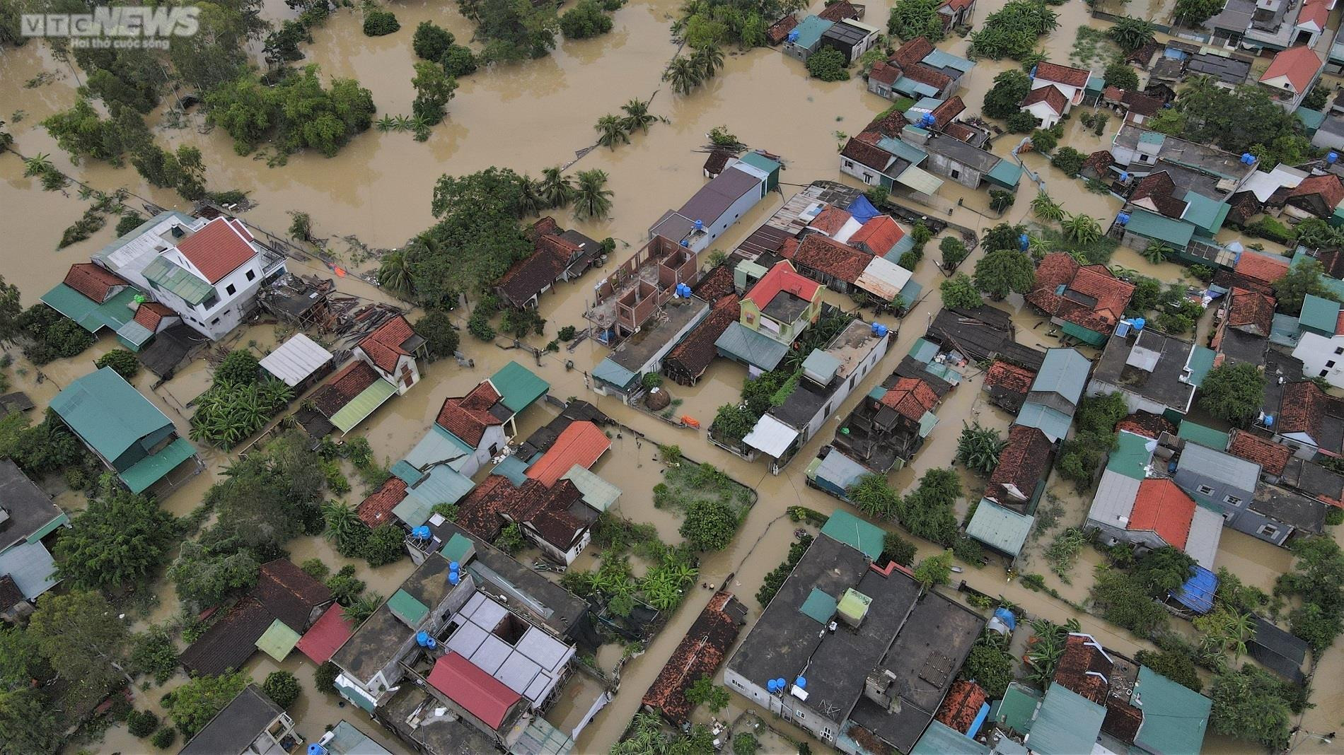 Gần 20 vạn hộ dân xứ Nghệ chìm trong biển lũ, hàng nghìn người đang bị cô lập - 7