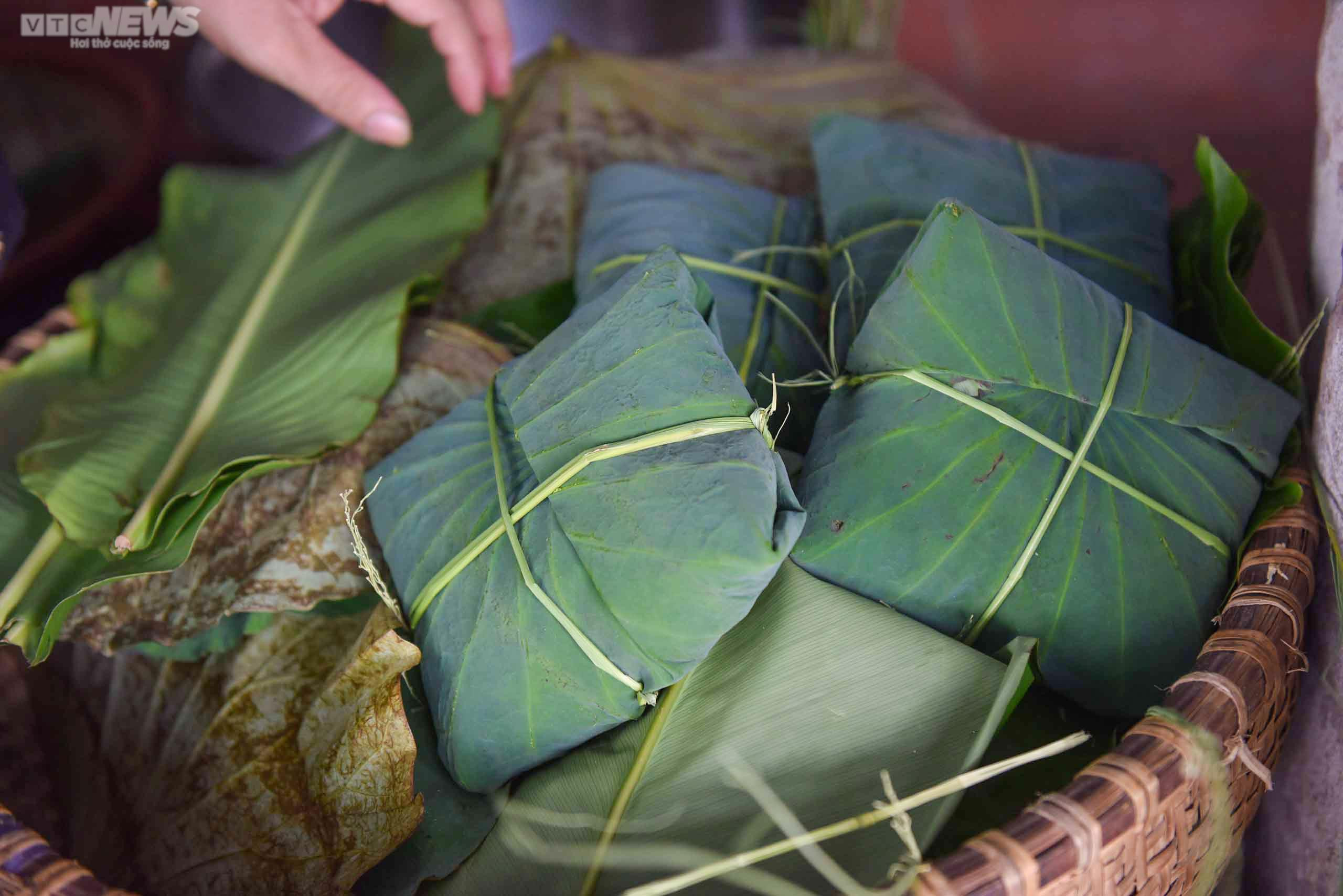 Người dân Mễ Trì tất bật vào vụ cốm, thu tiền triệu/ngày - 11