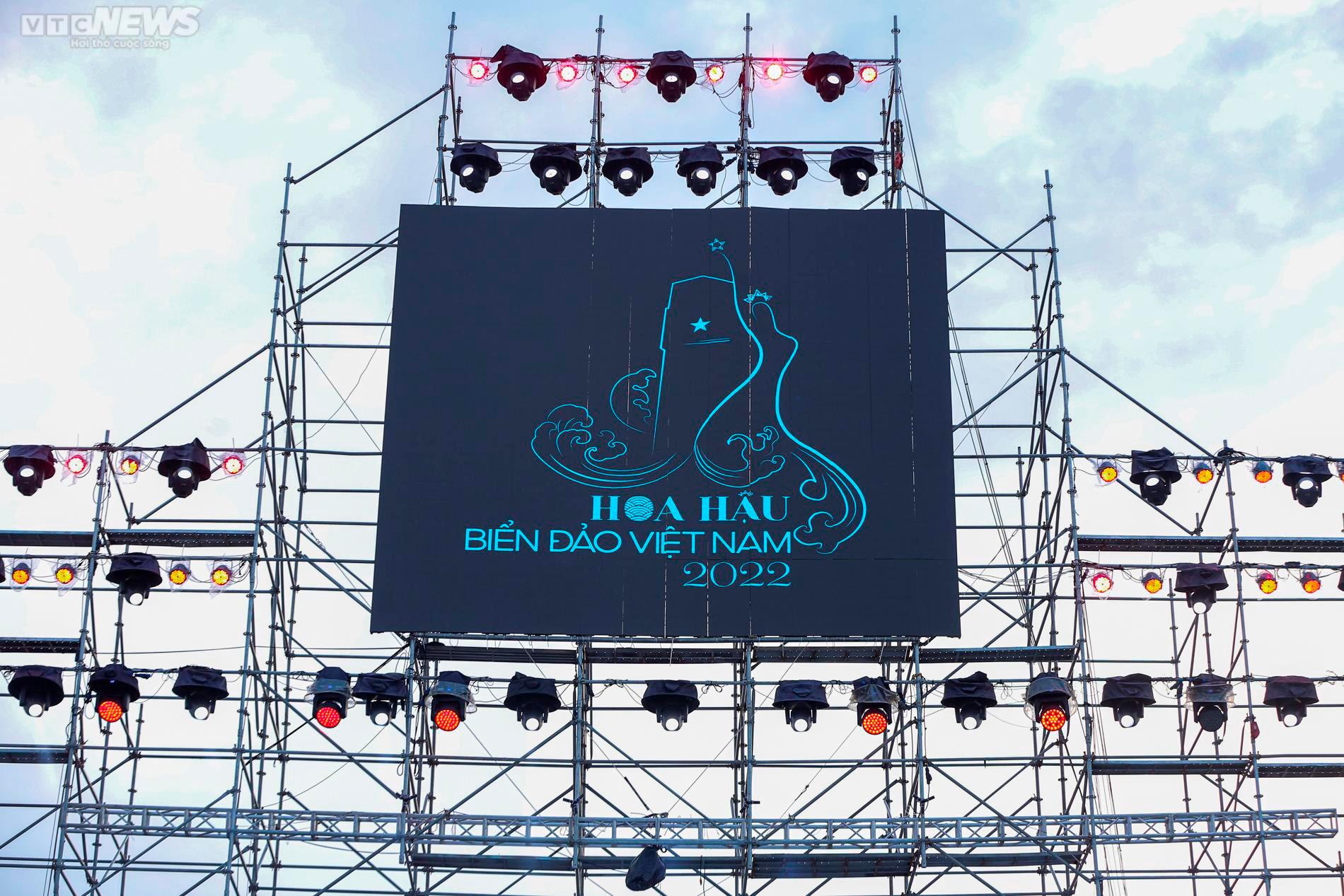 Ảnh: Sân khấu hoành tráng của đêm bán kết Hoa hậu Biển đảo Việt Nam 2022 - 5
