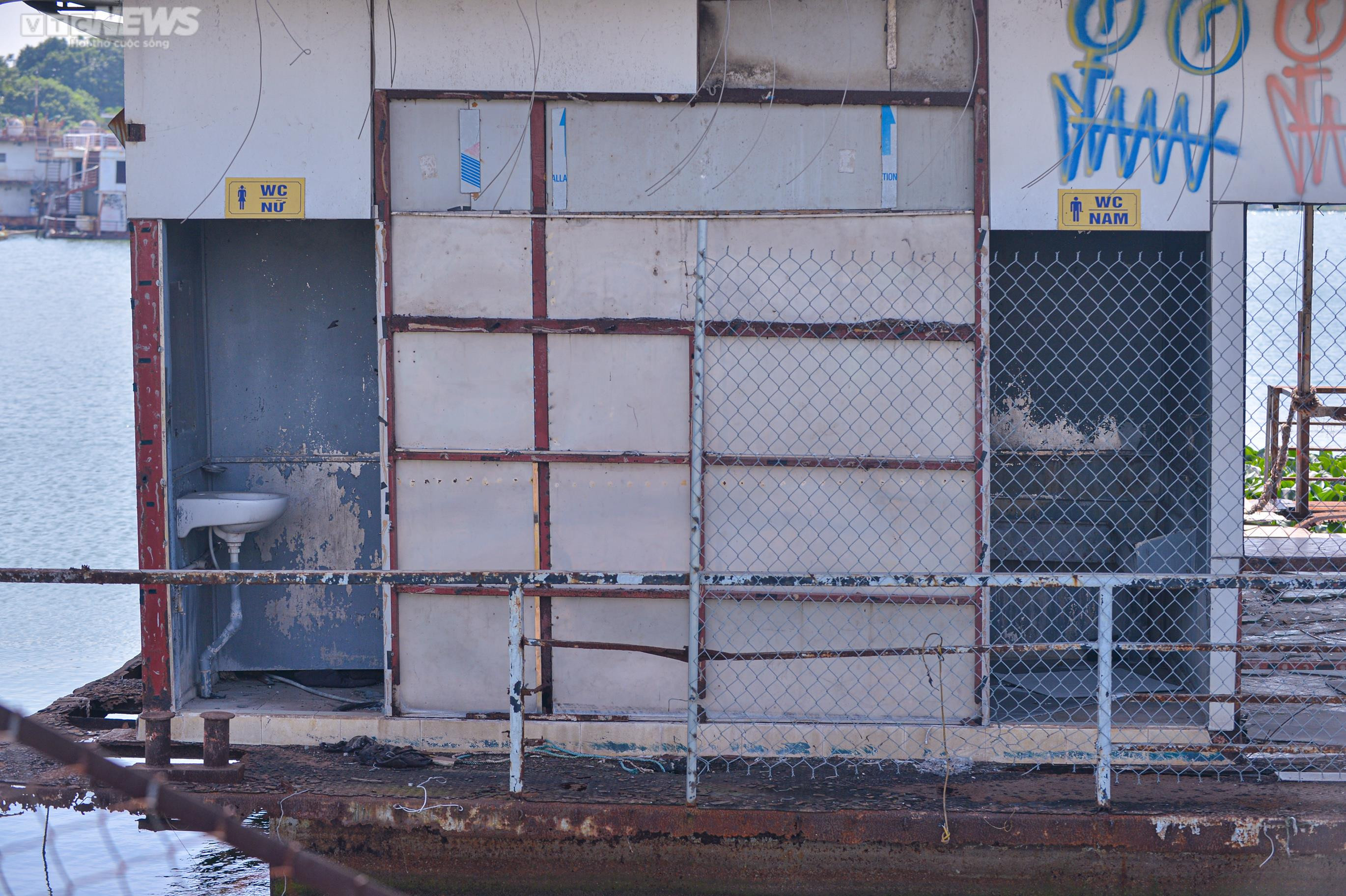 Ảnh: Hà Nội tháo dỡ 5 du thuyền cuối cùng tại Hồ Tây - 13