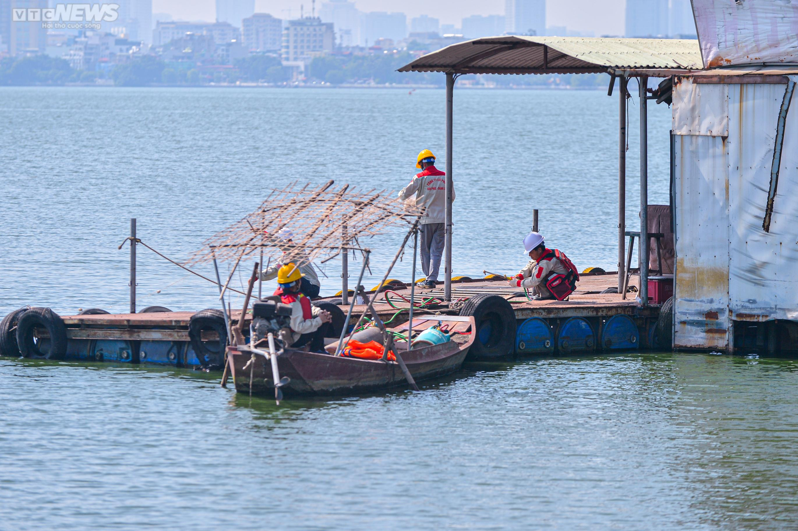 Ảnh: Hà Nội tháo dỡ 5 du thuyền cuối cùng tại Hồ Tây - 6