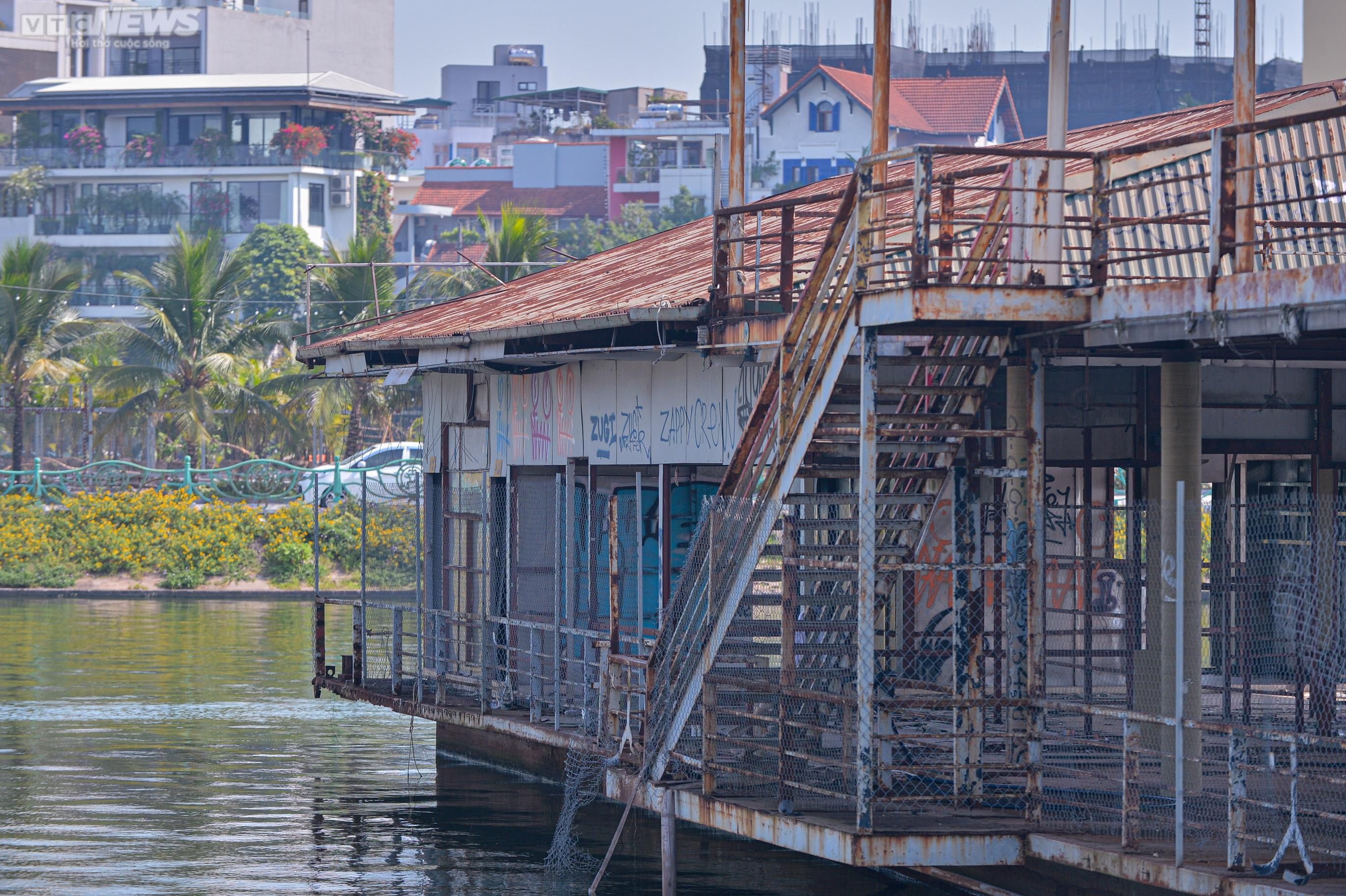 Ảnh: Hà Nội tháo dỡ 5 du thuyền cuối cùng tại Hồ Tây - 11