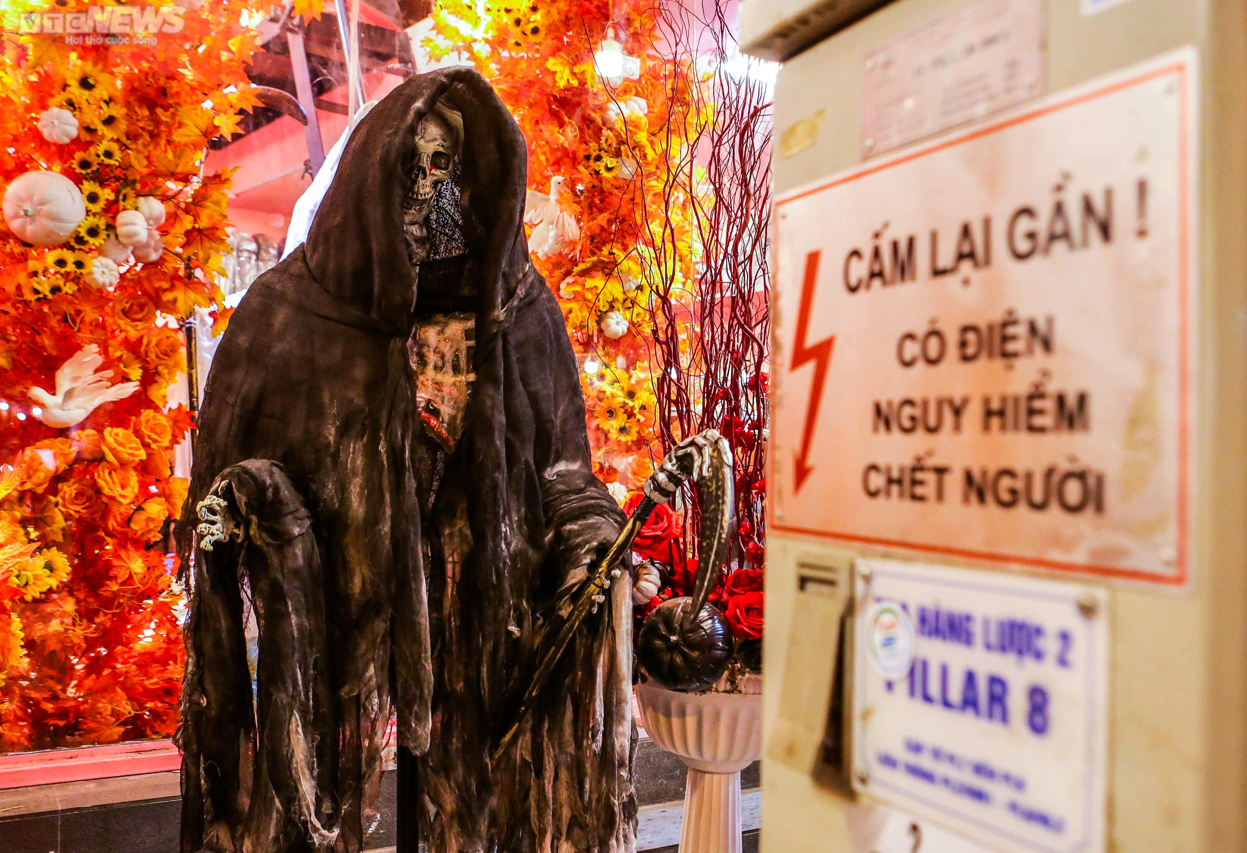 Ảnh: Thót tim với những đồ hóa trang kinh dị trước thềm lễ hội Halloween - 8