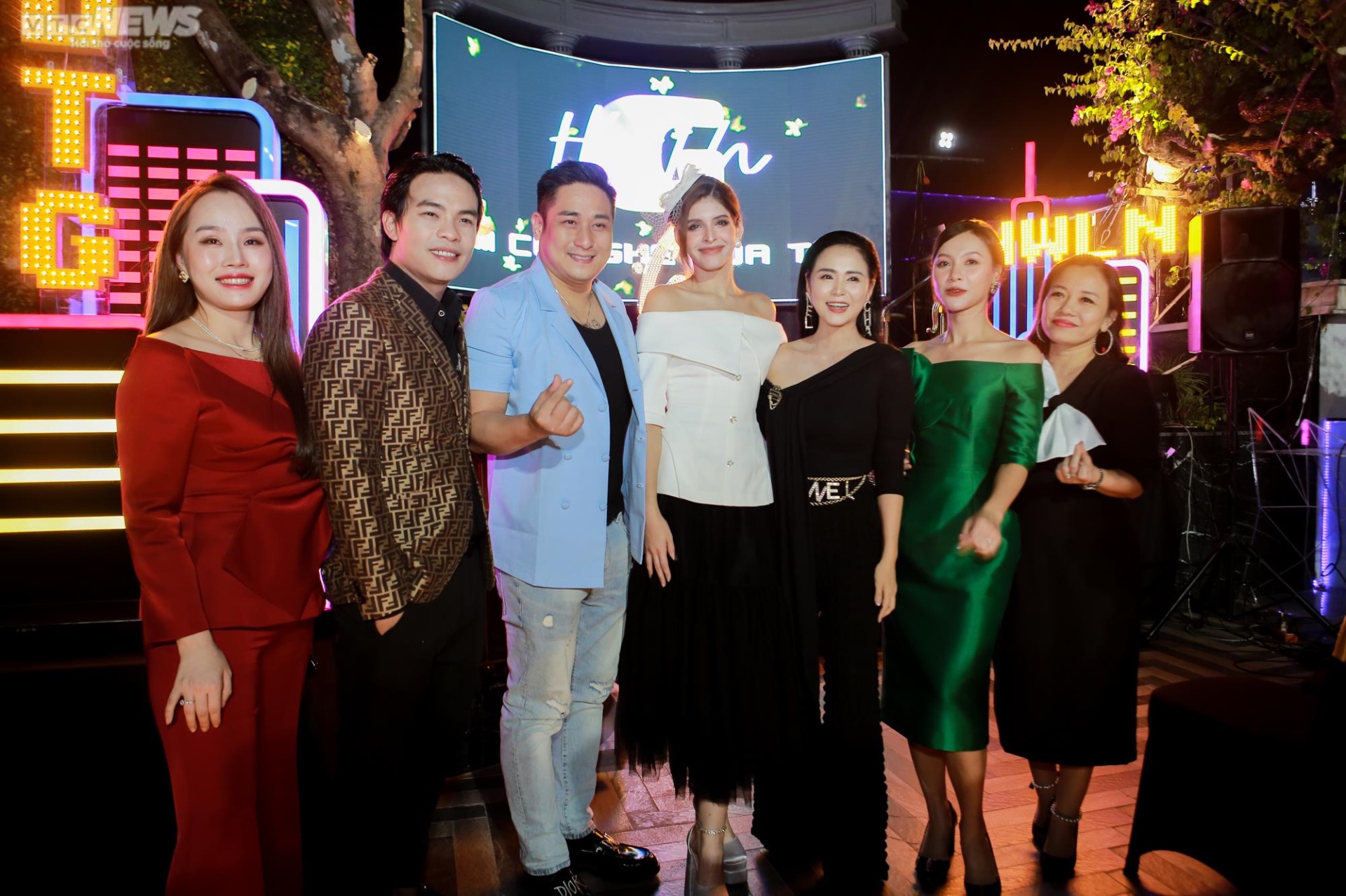 Dương Trường Giang và dàn ca sỹ say đắm hát trong show ‘Em có nghe mùa thu’ - 5