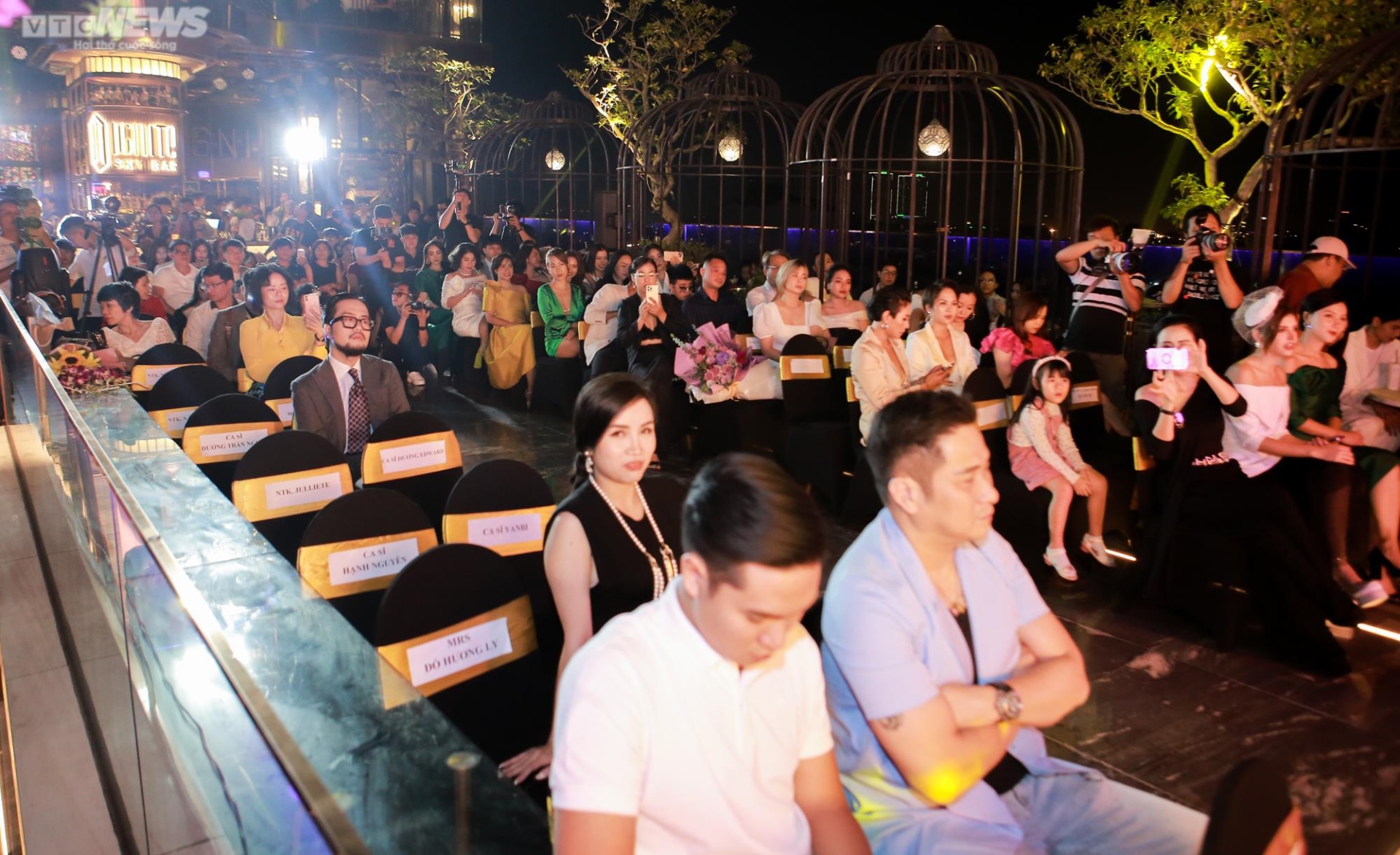 Dương Trường Giang và dàn ca sỹ say đắm hát trong show ‘Em có nghe mùa thu’ - 3