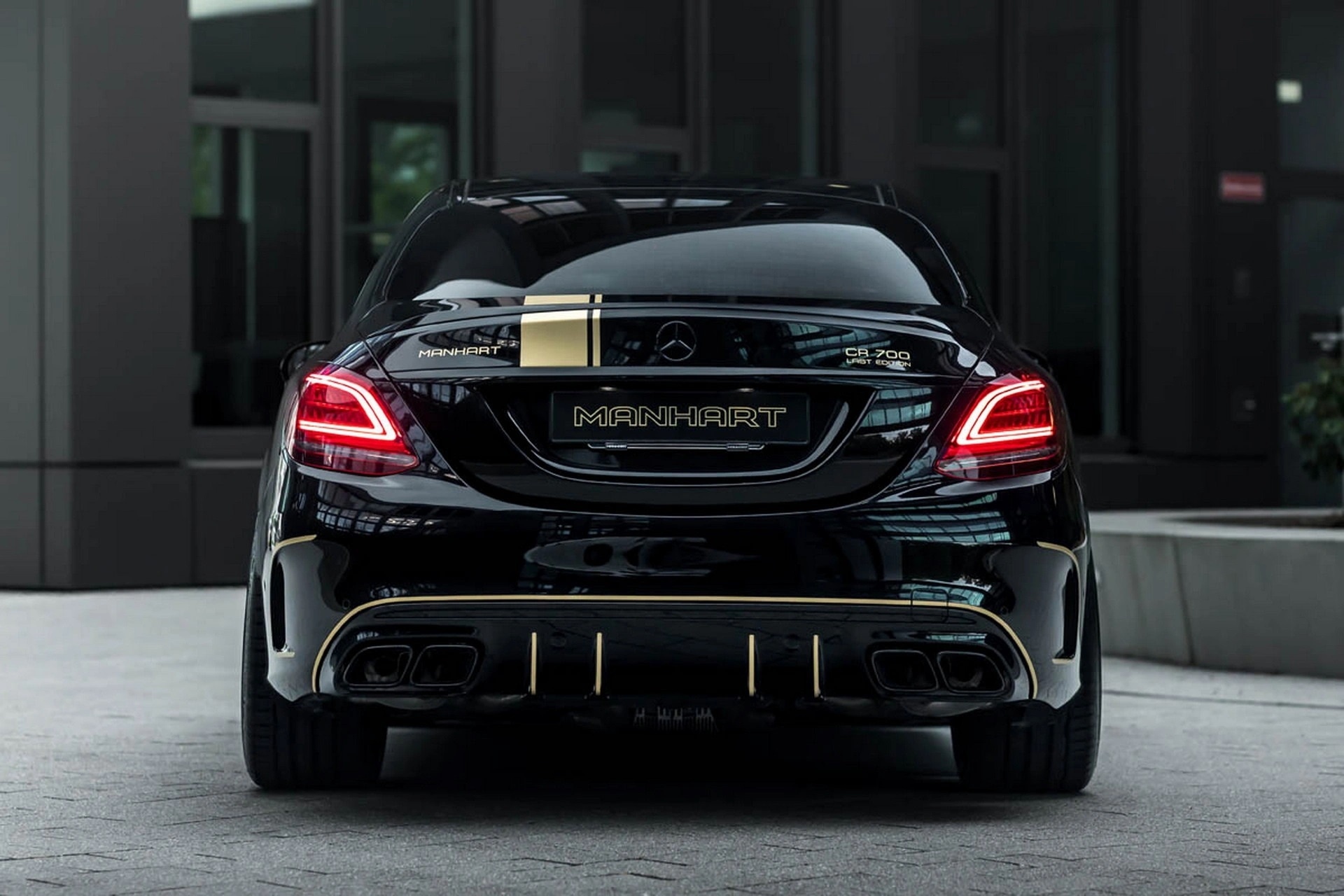 Mercedes-AMG C63 mạnh mẽ với bản độ của Manhart - 7