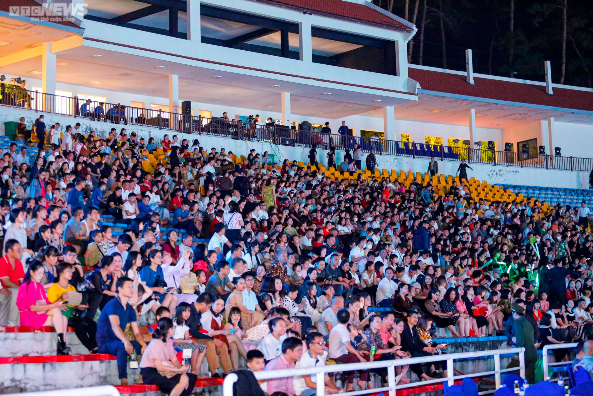 Quảng Ninh: Hàng nghìn người xem chung kết Hoa hậu Biển đảo Việt Nam 2022 - 5