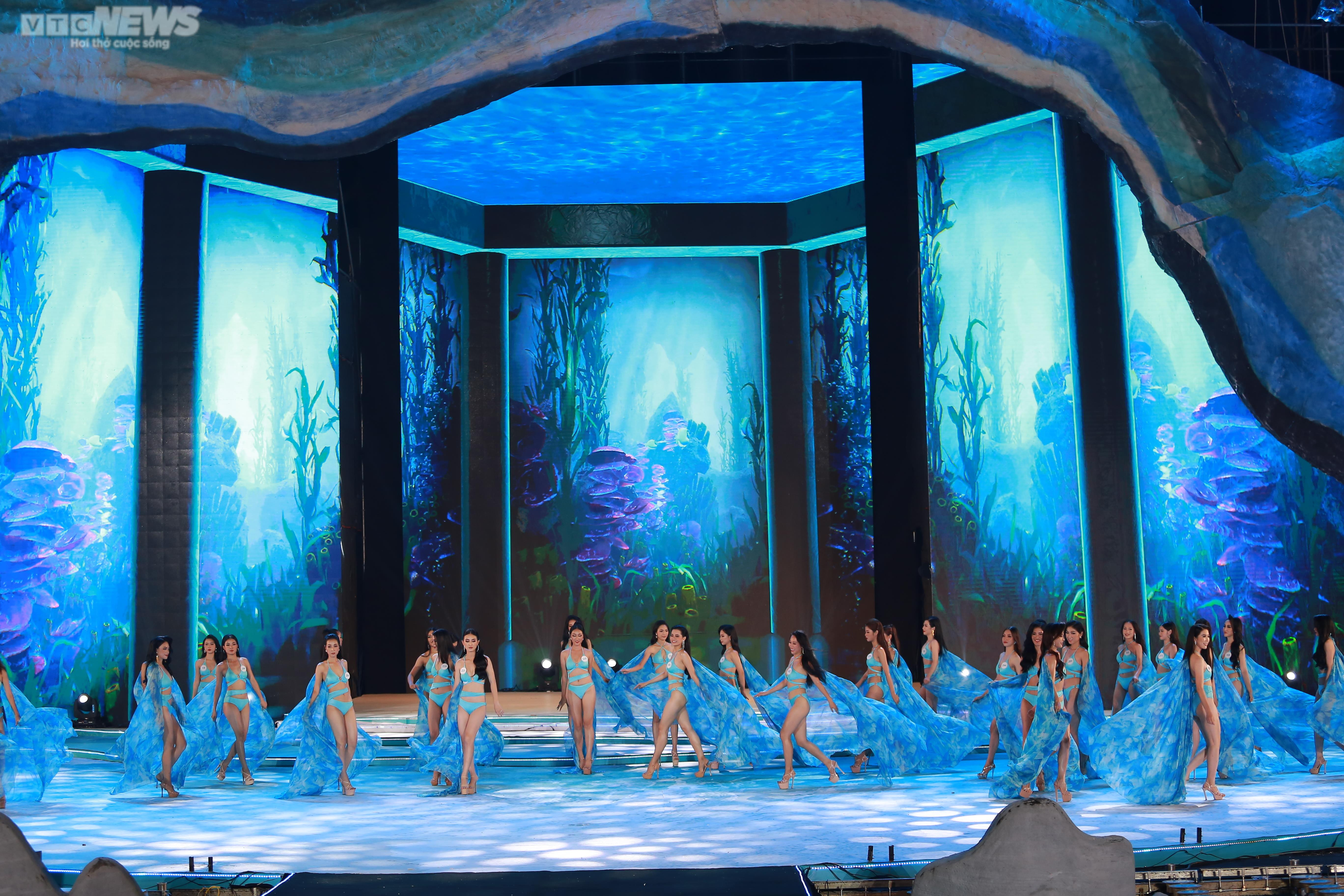 Màn trình diễn áo tắm của top 36 Hoa hậu Biển đảo Việt Nam 2022 - 1