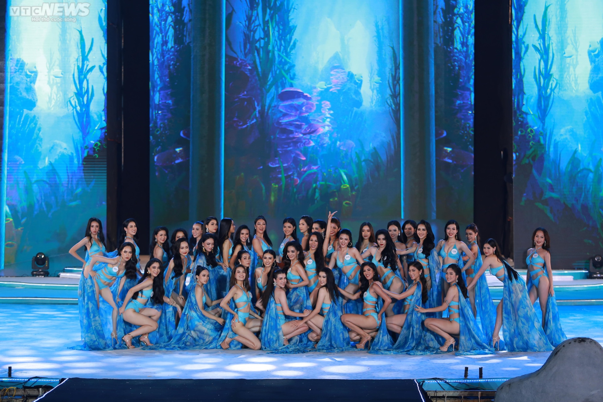 Màn trình diễn áo tắm của top 36 Hoa hậu Biển đảo Việt Nam 2022 - 10