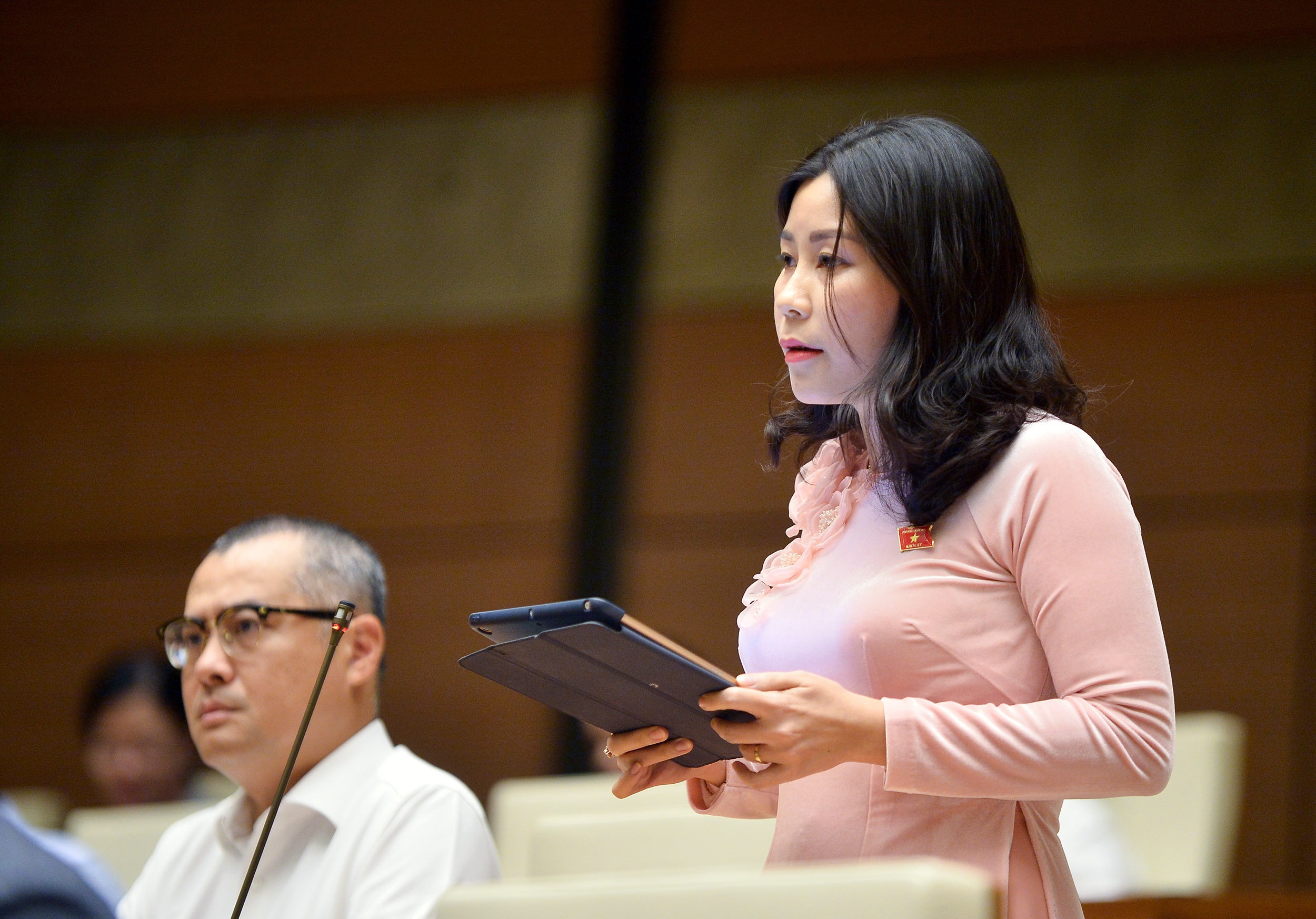 10 phát biểu ấn tượng của đại biểu Quốc hội tại phiên thảo luận kinh tế, xã hội - 4