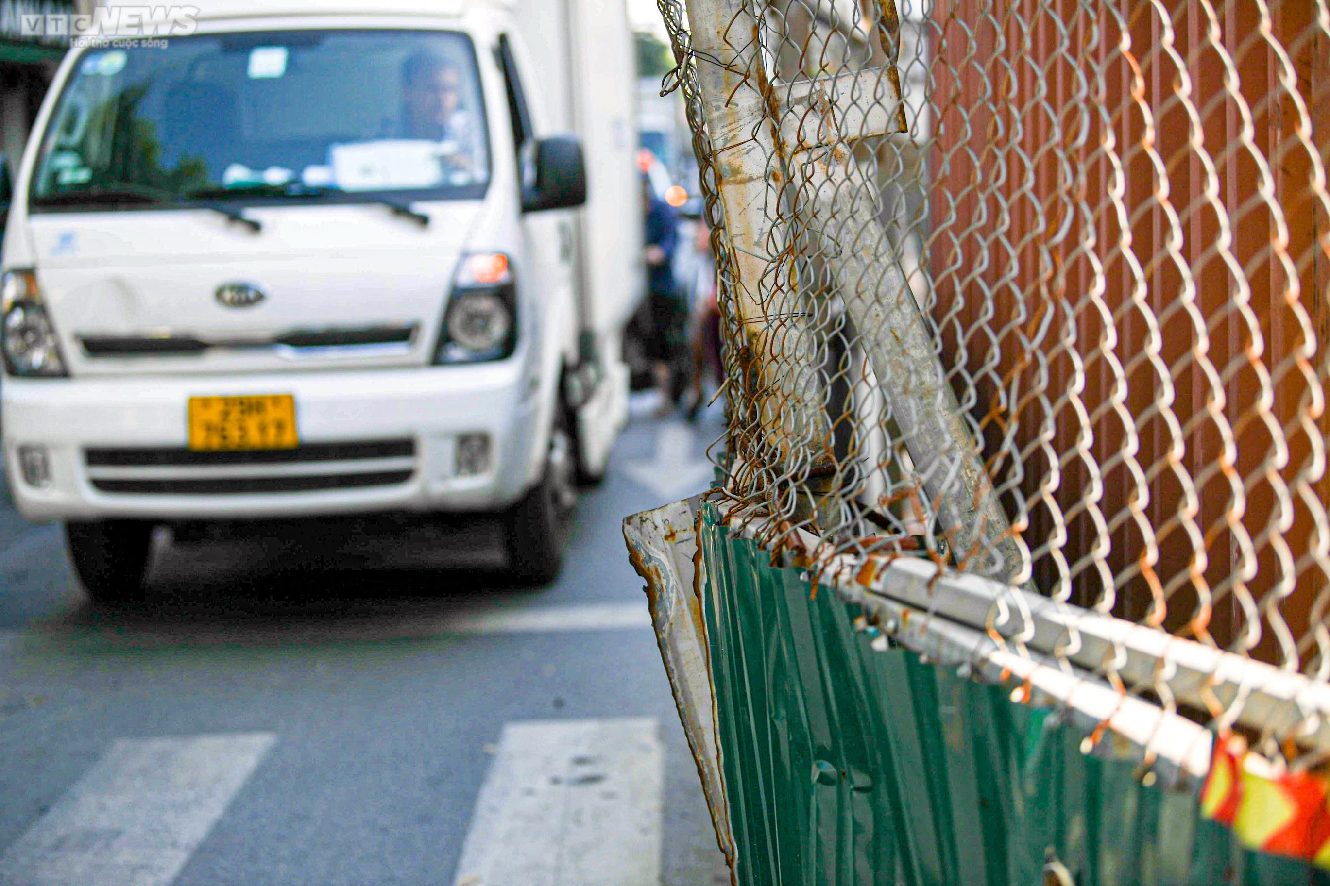 Dự án cầu vượt chữ C ở Hà Nội chậm tiến độ, dân khổ sở vì ùn tắc liên miên - 12