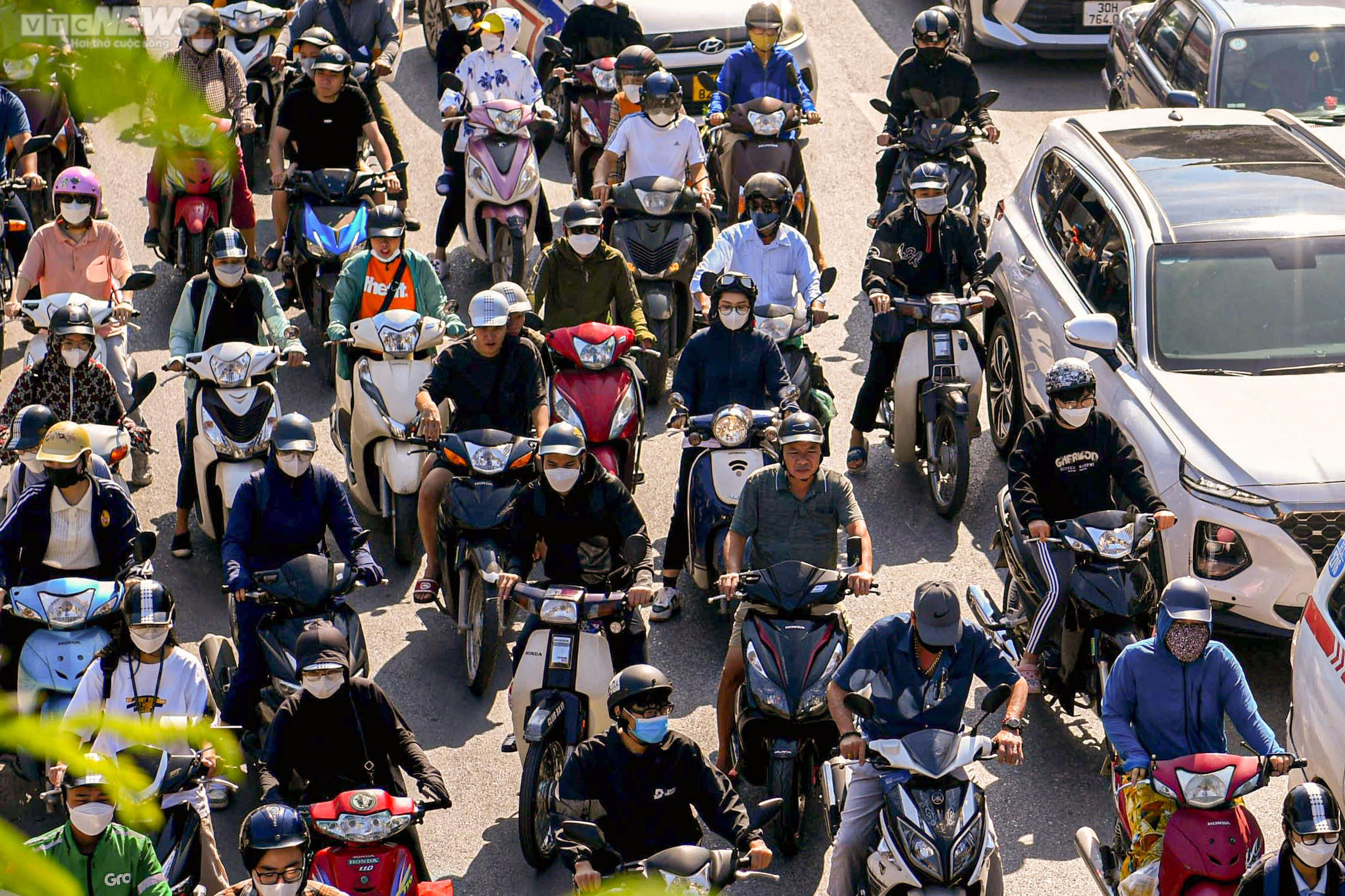 Dự án cầu vượt chữ C ở Hà Nội chậm tiến độ, dân khổ sở vì ùn tắc liên miên - 10