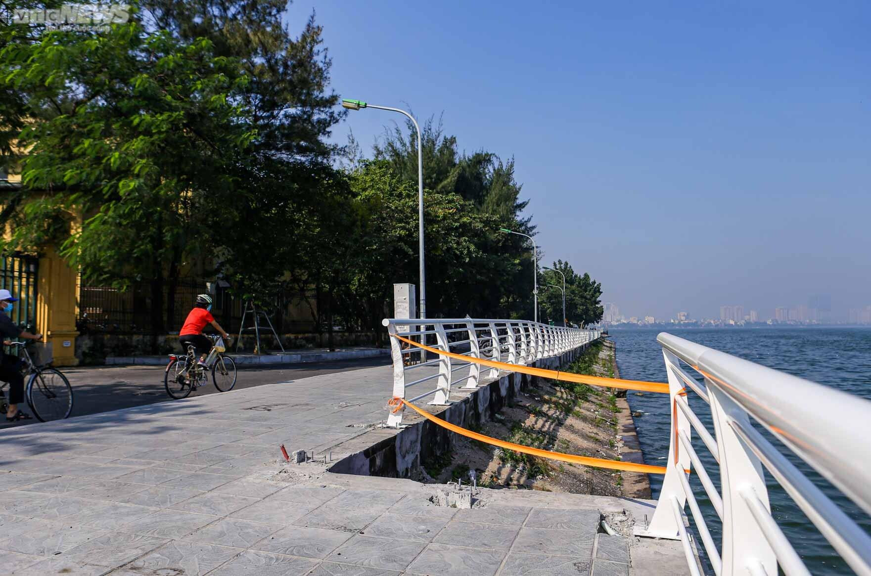 Công nhân gấp rút thay lan can Hồ Tây, tạo diện mạo mới đẹp và an toàn hơn - 6