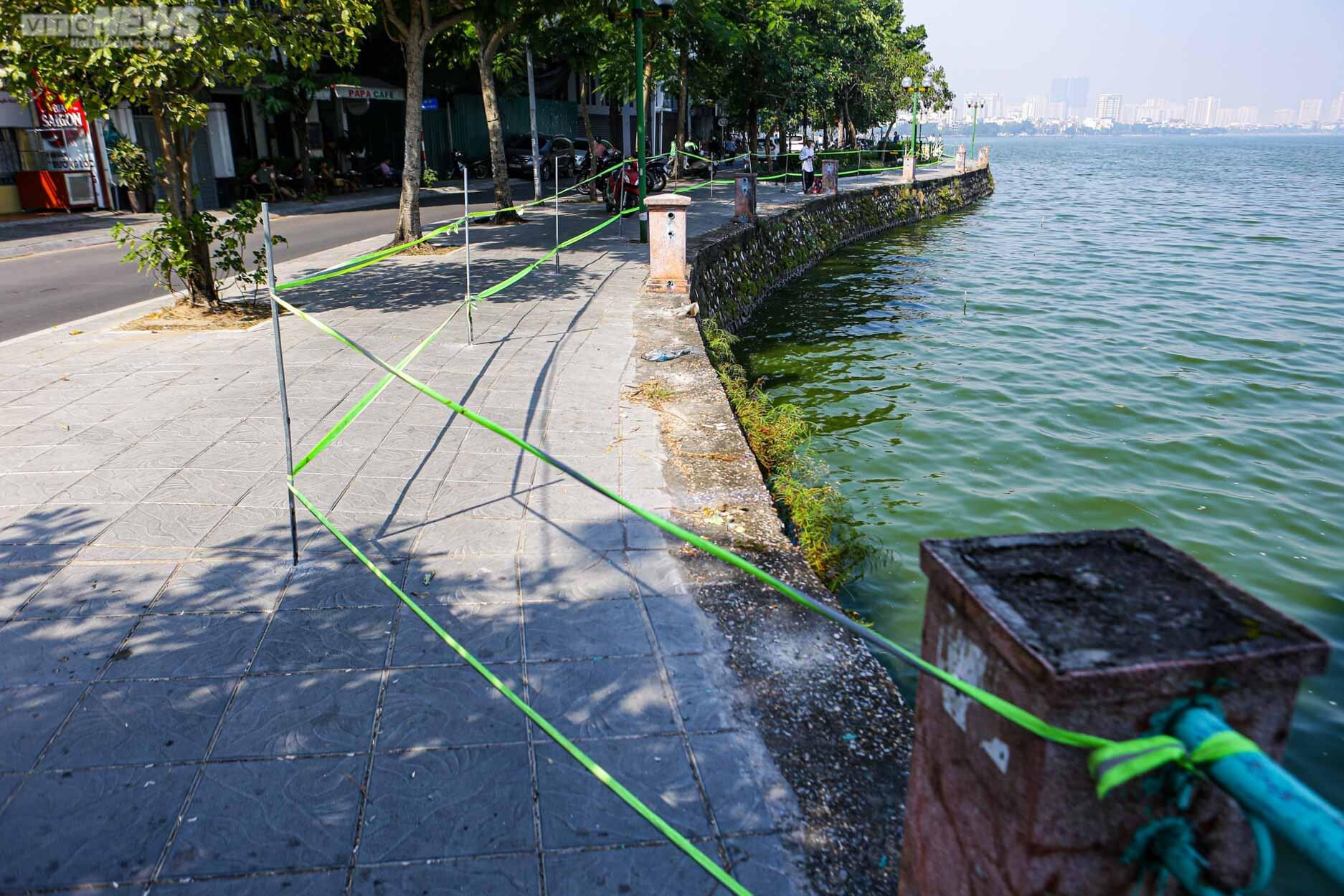 Công nhân gấp rút thay lan can Hồ Tây, tạo diện mạo mới đẹp và an toàn hơn - 7