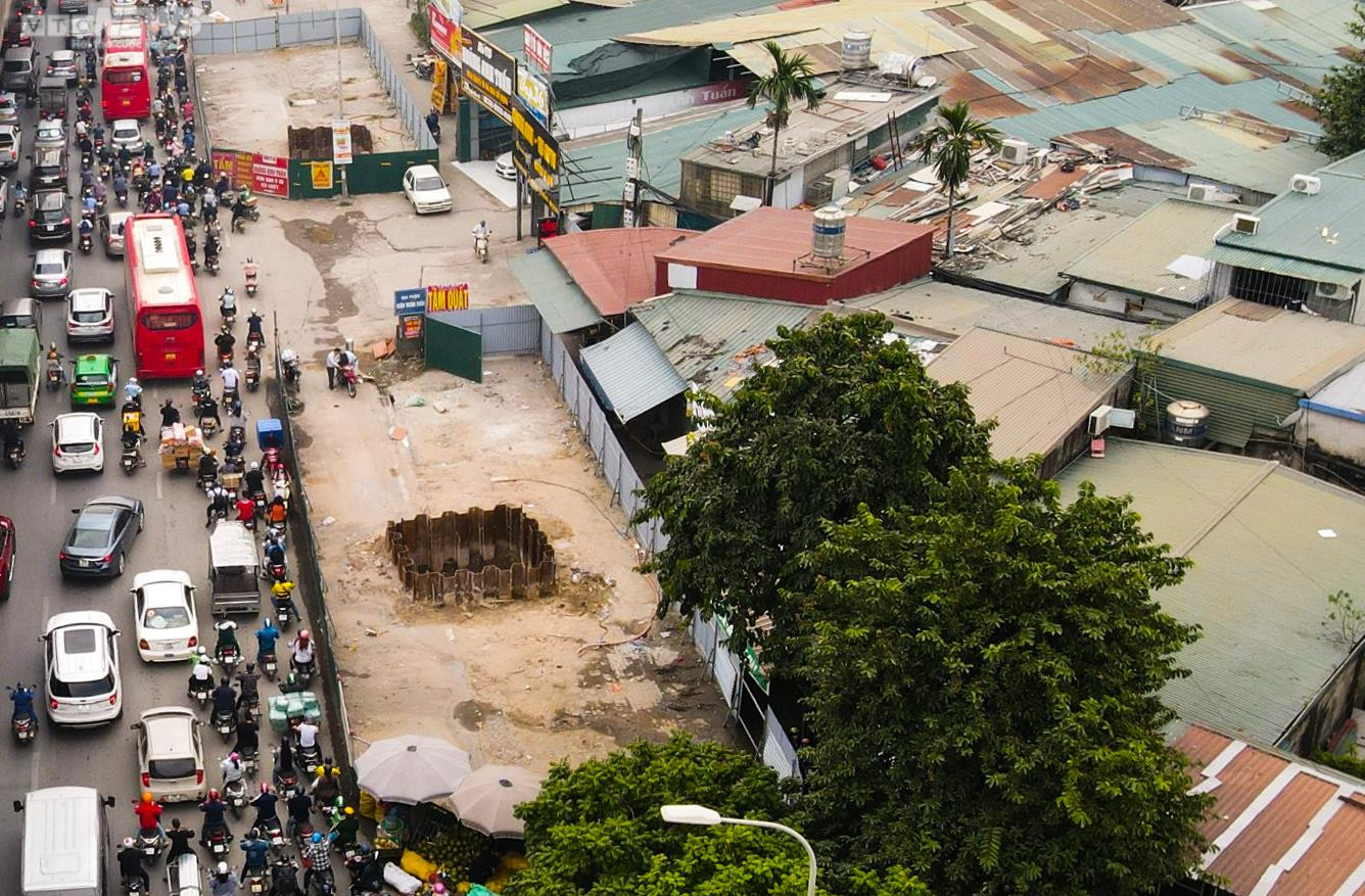 Thảm cảnh ùn tắc ngày lẫn đêm trên con đường giao thông huyết mạch Thủ đô - 17