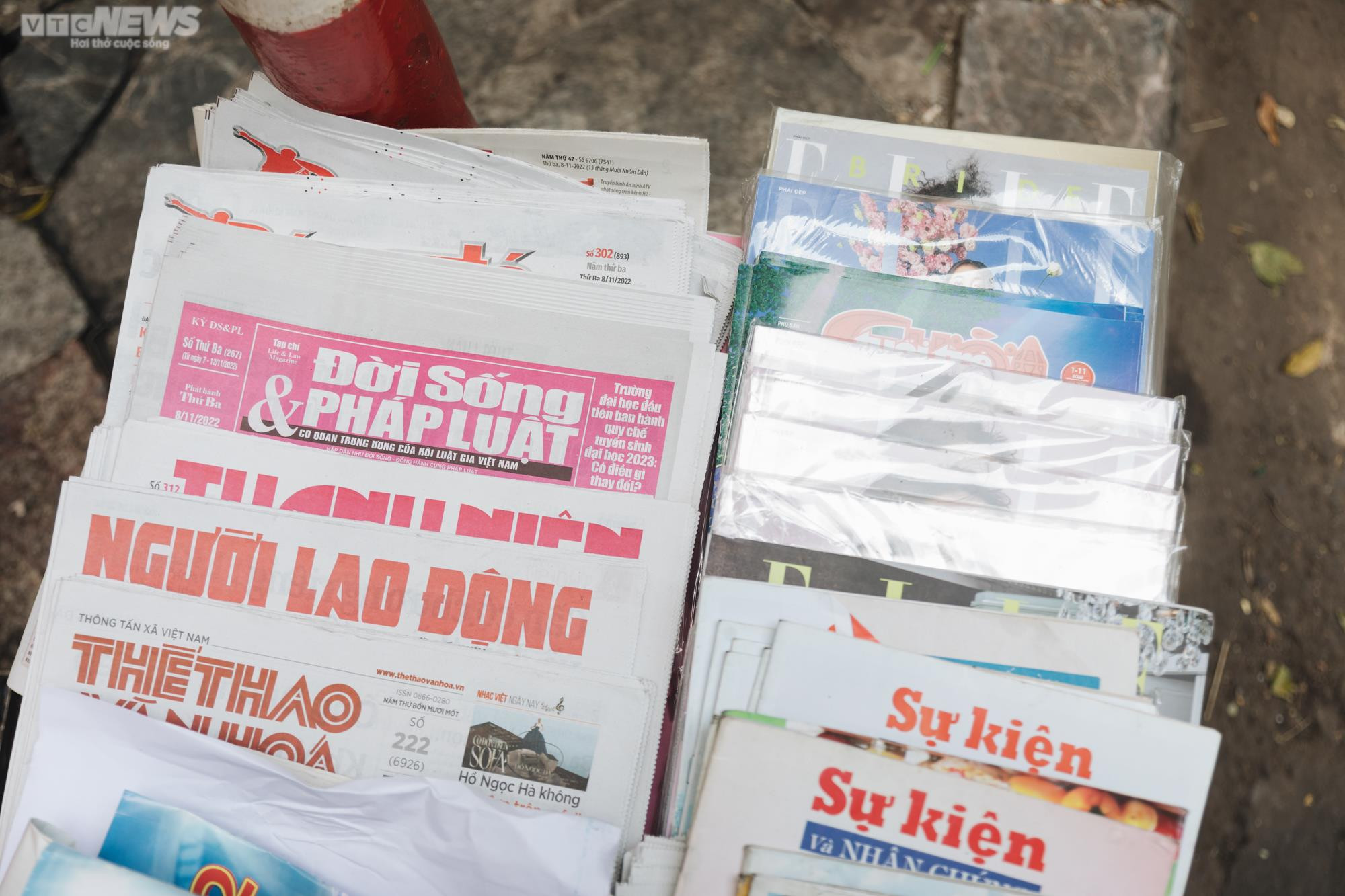 Công việc thầm lặng của những người làm nghề phát hành báo - 12