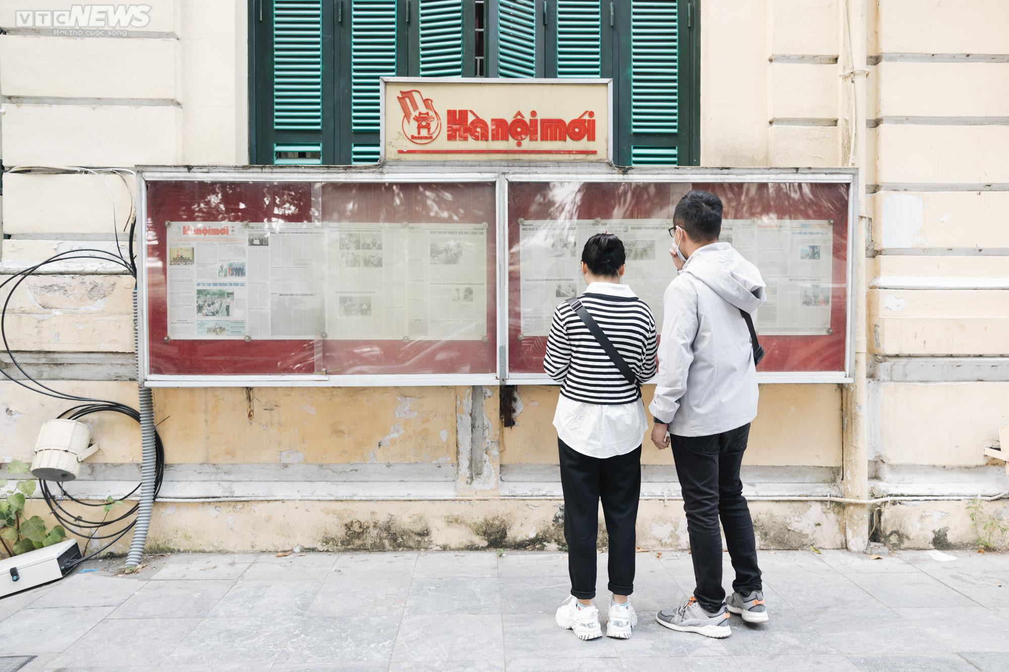 Công việc thầm lặng của những người làm nghề phát hành báo - 11