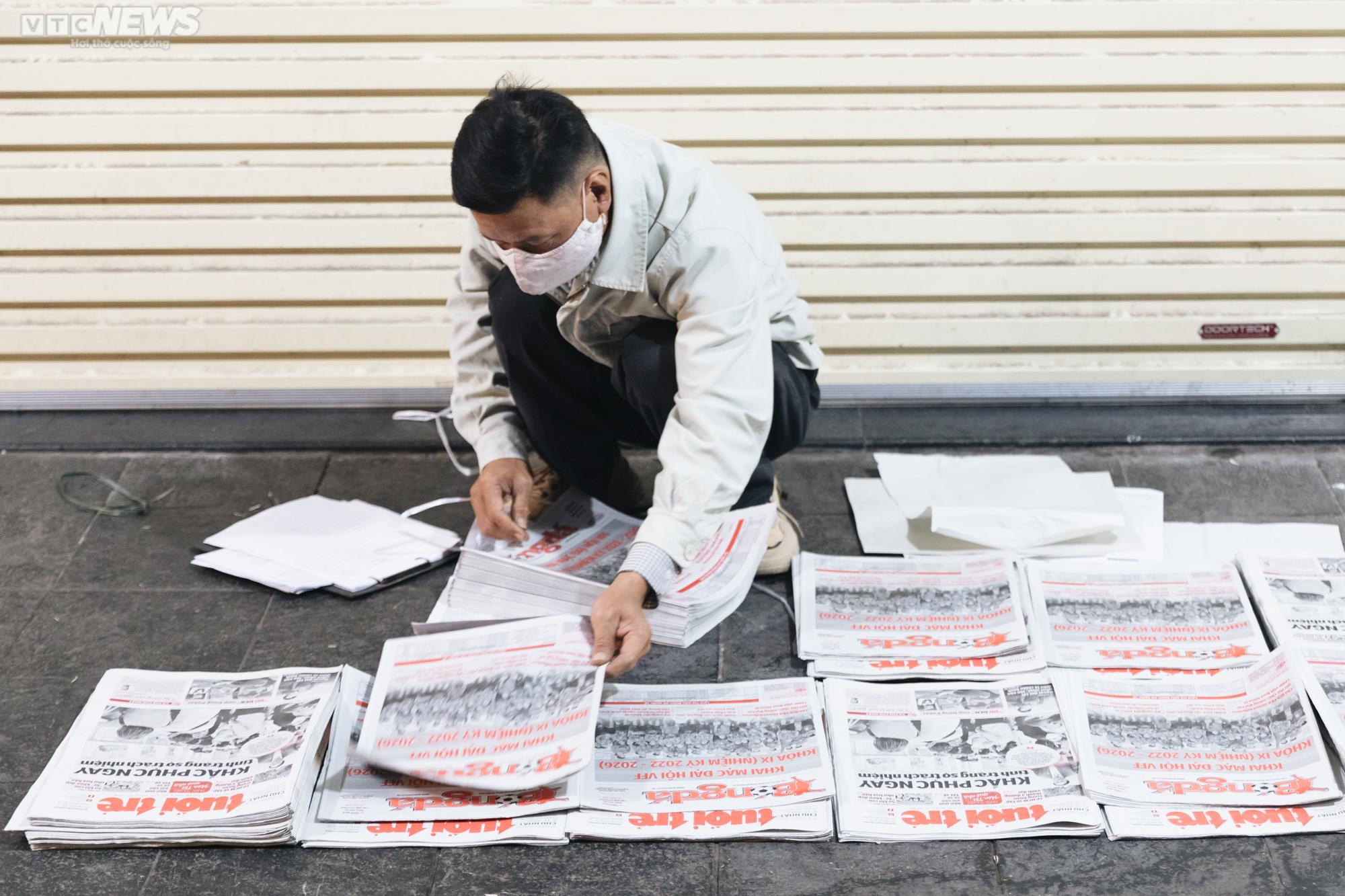 Công việc thầm lặng của những người làm nghề phát hành báo - 5