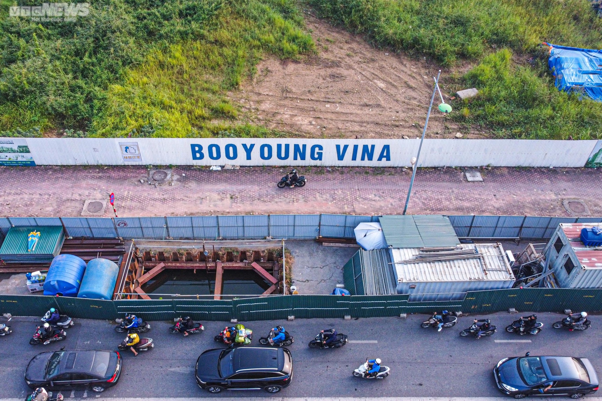 Cận cảnh đường 300m ở Hà Nội 'cõng' 9 lô cốt bỏ hoang - 3