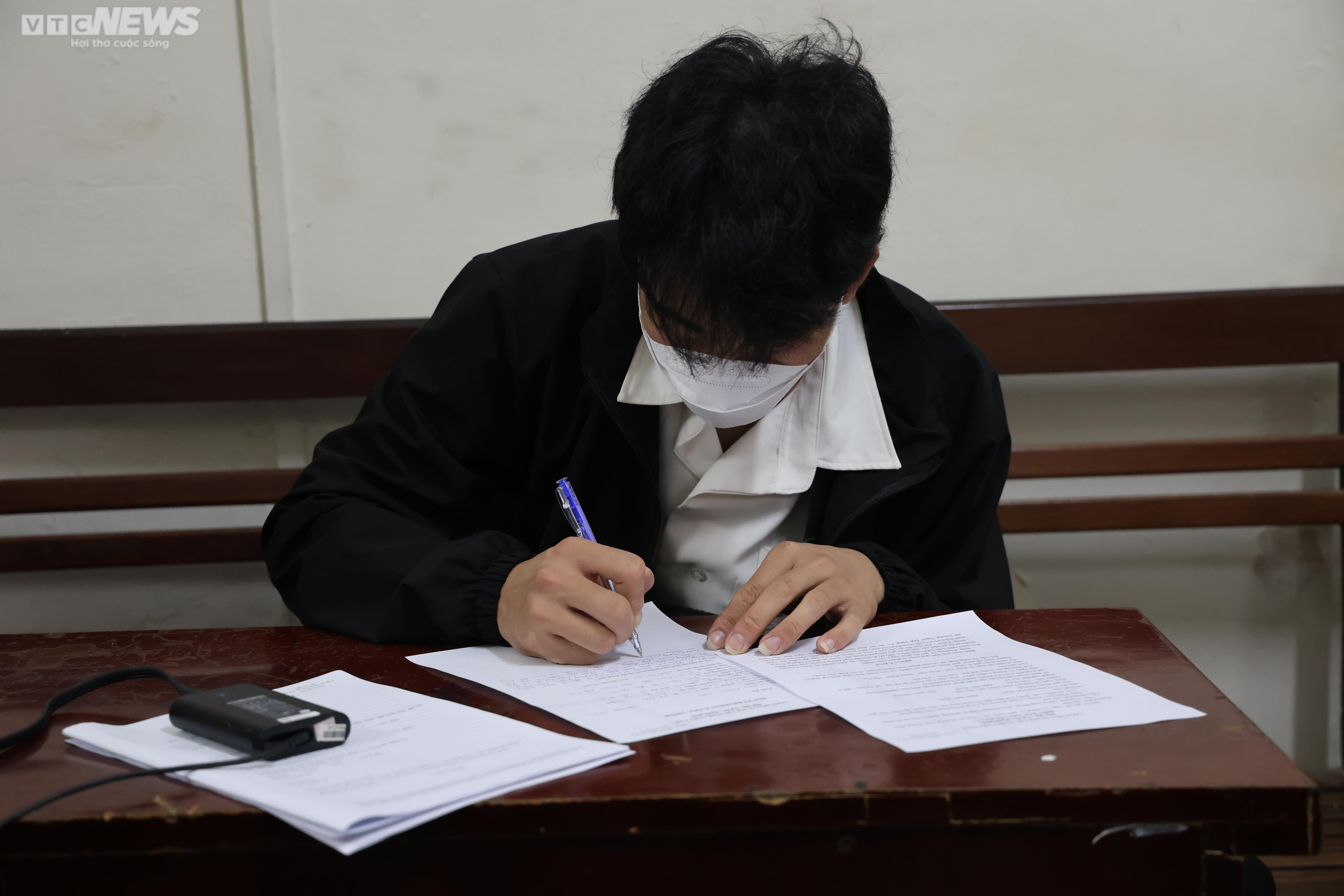 Lực lượng 141 hóa trang, vây bắt 'quái xế' nẹt pô trên đường phố Hà Nội - 10