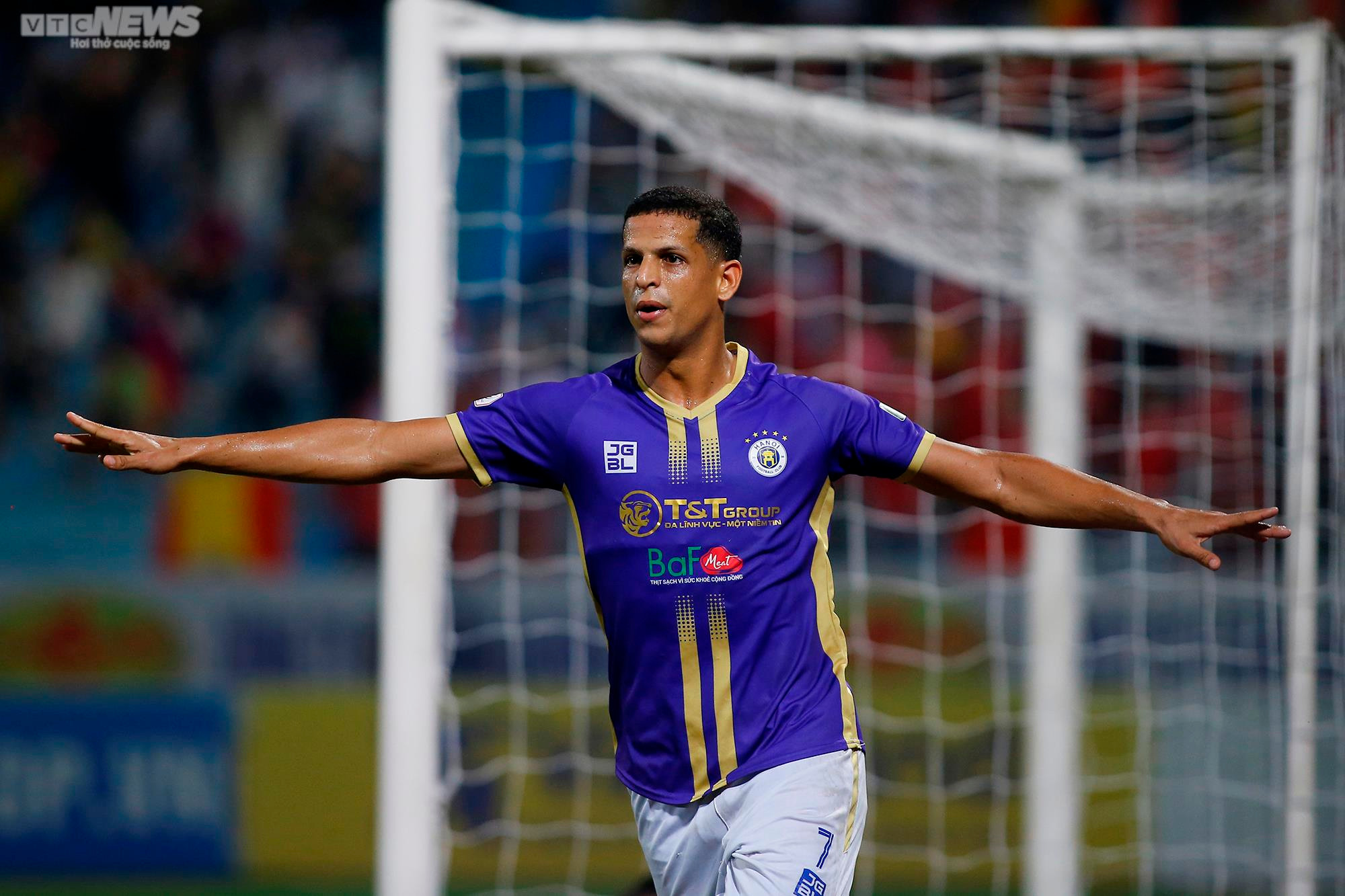 Bầu Hiển nâng cúp vô địch V-League 2022 cùng Hà Nội FC - 8