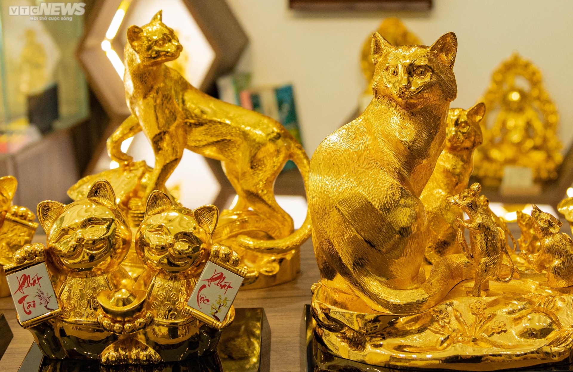 Mèo dát vàng 24k hút khách trước Tết Quý Mão 2023 - 7