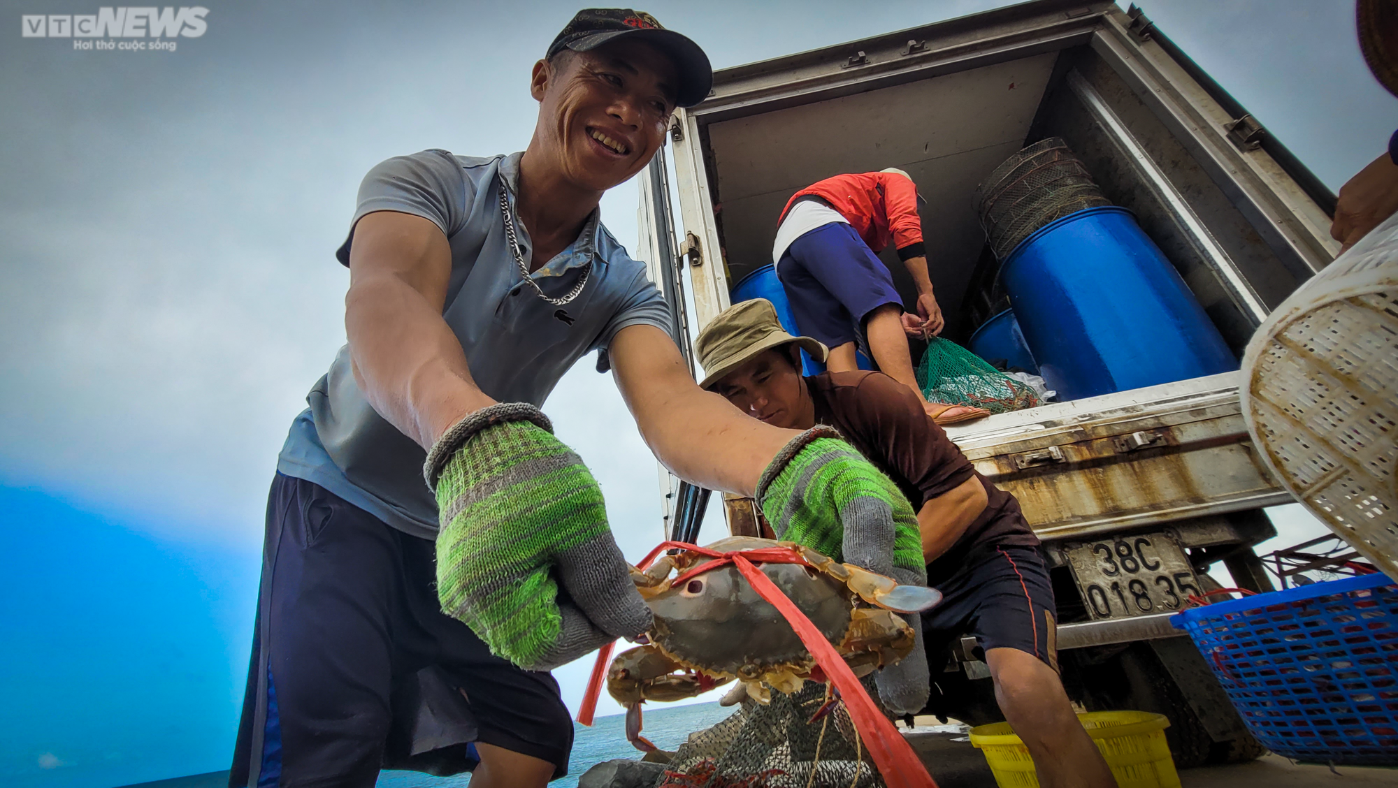 Trúng đậm ghẹ, ngư dân Hà Tĩnh bỏ túi hàng chục triệu đồng - 3