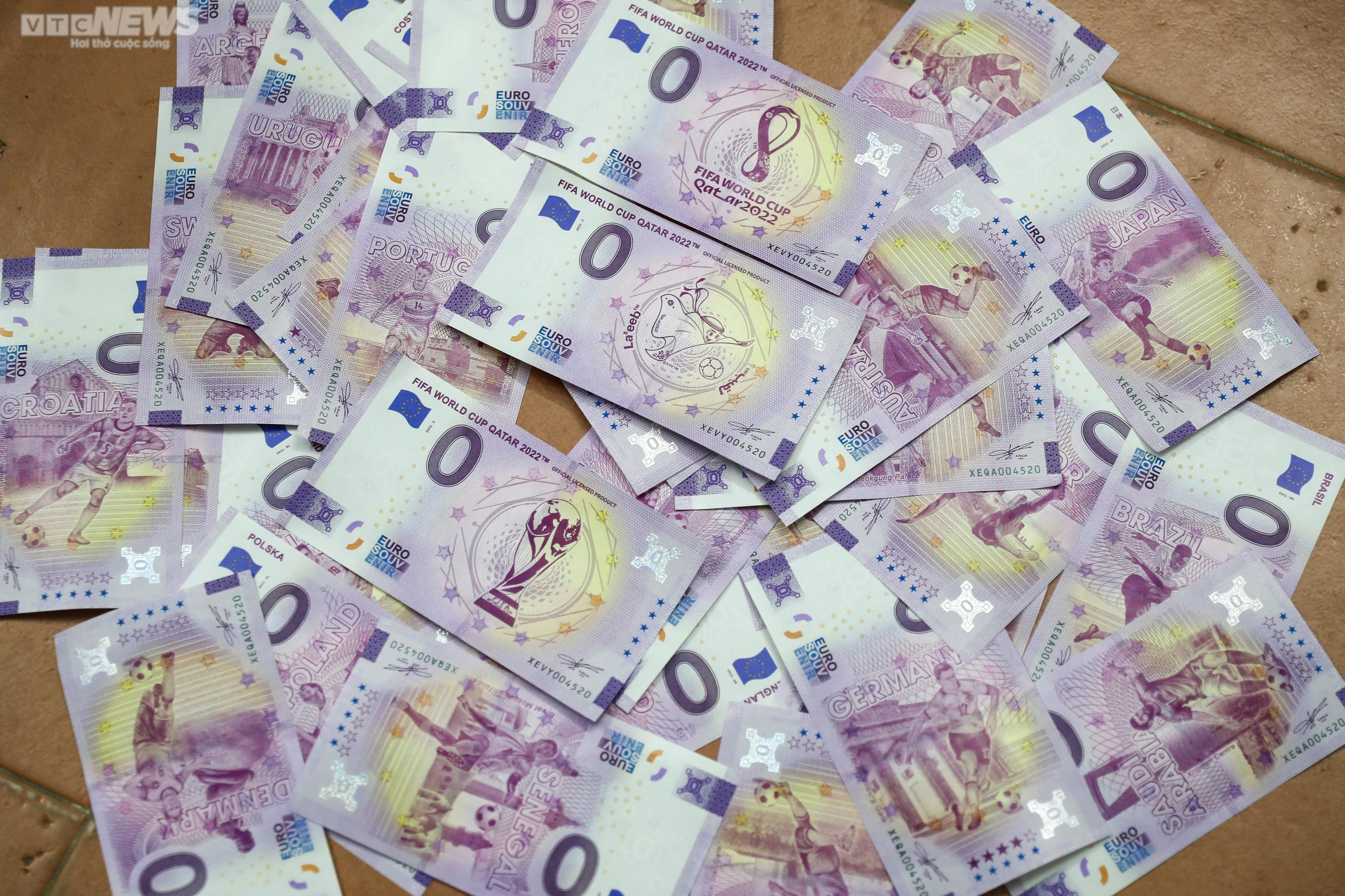 Độc đáo bộ sưu tập tiền lưu niệm 0 Euro cho vòng chung kết World Cup 2022 - 3