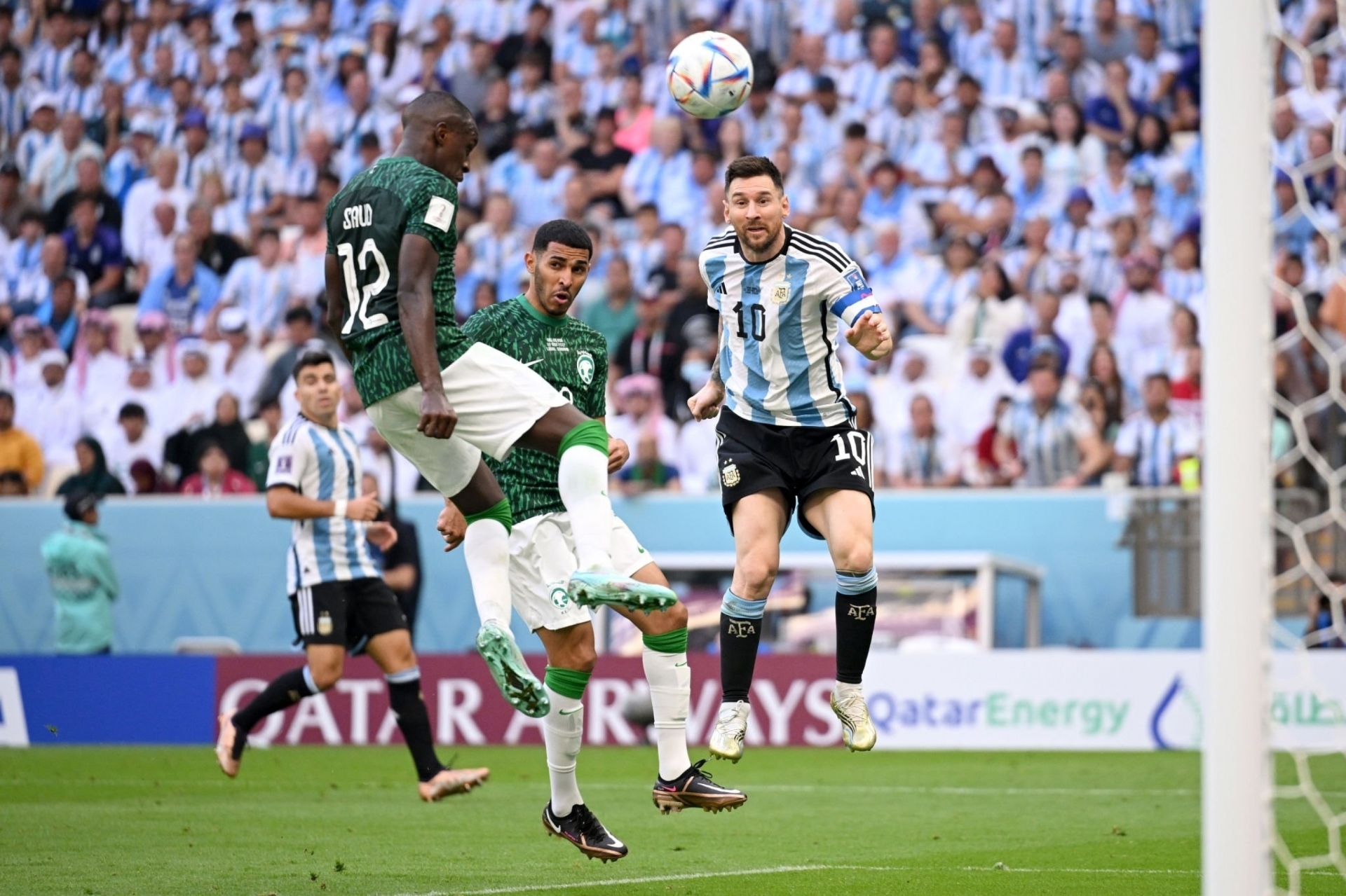 Messi cúi đầu, ôm mặt thất vọng trong nỗi đau thua trận - 7