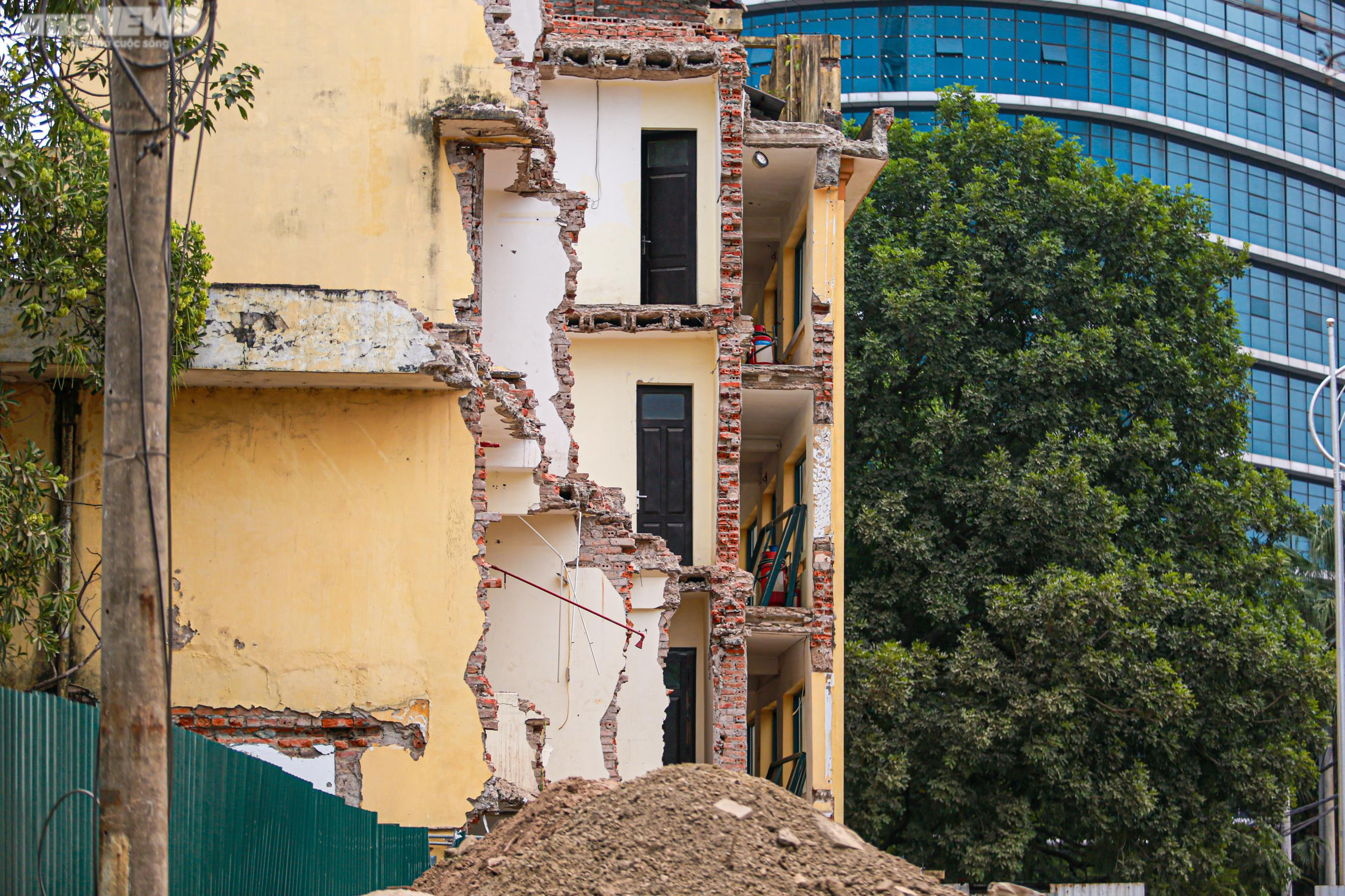 Hà Nội: 4 năm mới xong GPMB, dự án đường Huỳnh Thúc Kháng gấp rút thi công - 5