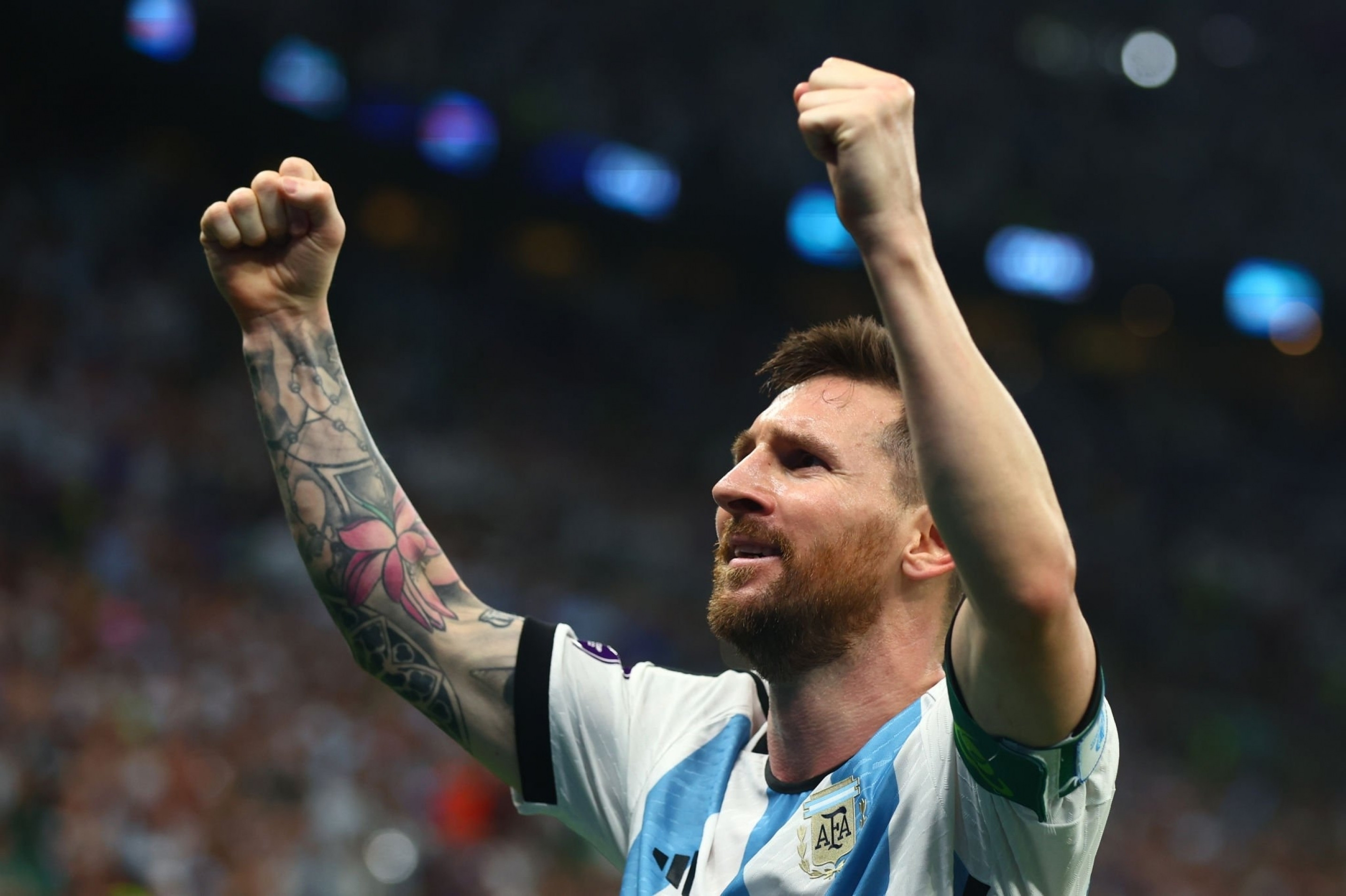 Khoảnh khắc thiên tài Messi giải cứu Argentina, thắp lại giấc mơ World Cup - 7