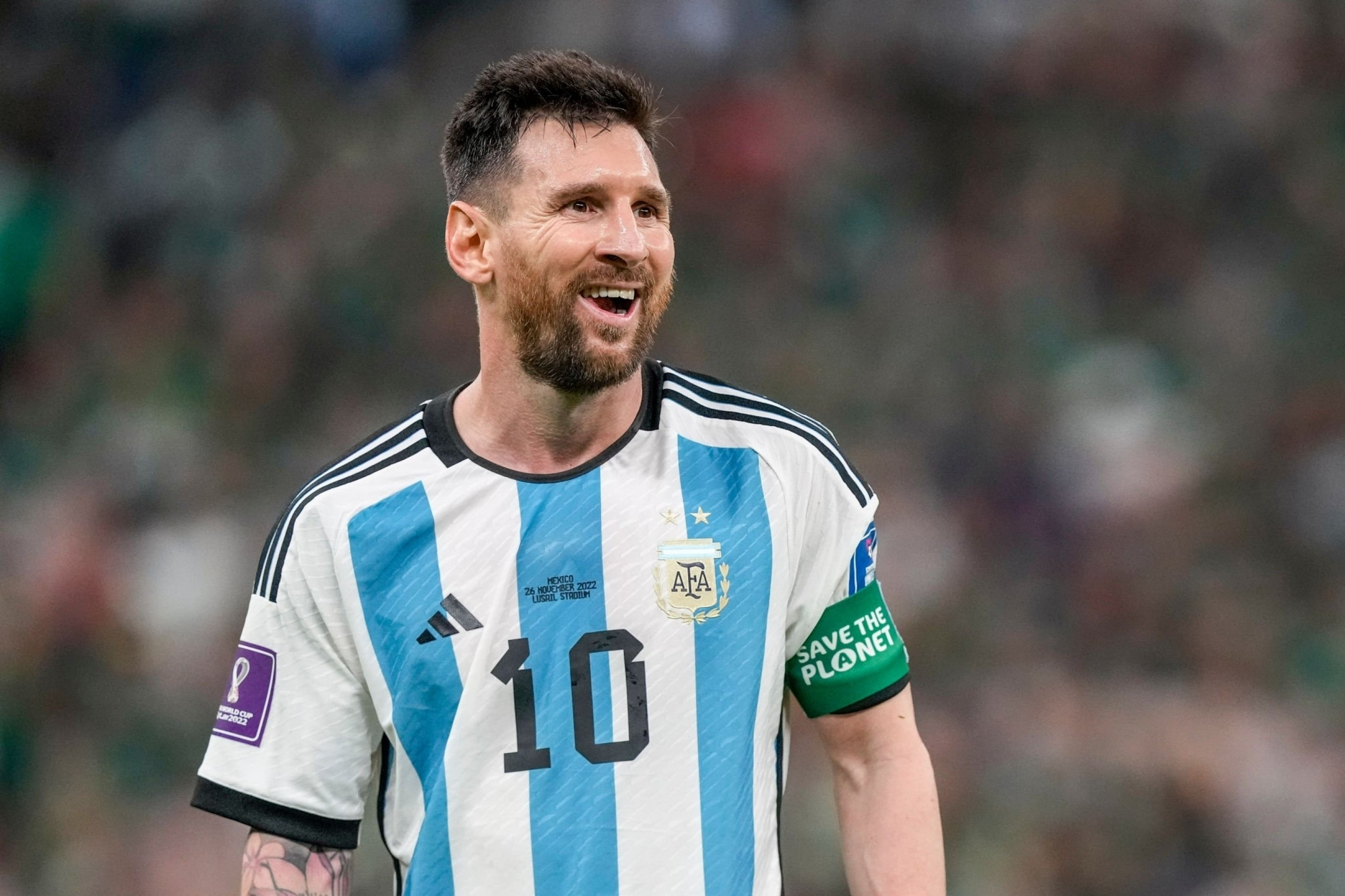 Khoảnh khắc thiên tài Messi giải cứu Argentina, thắp lại giấc mơ World Cup - 8
