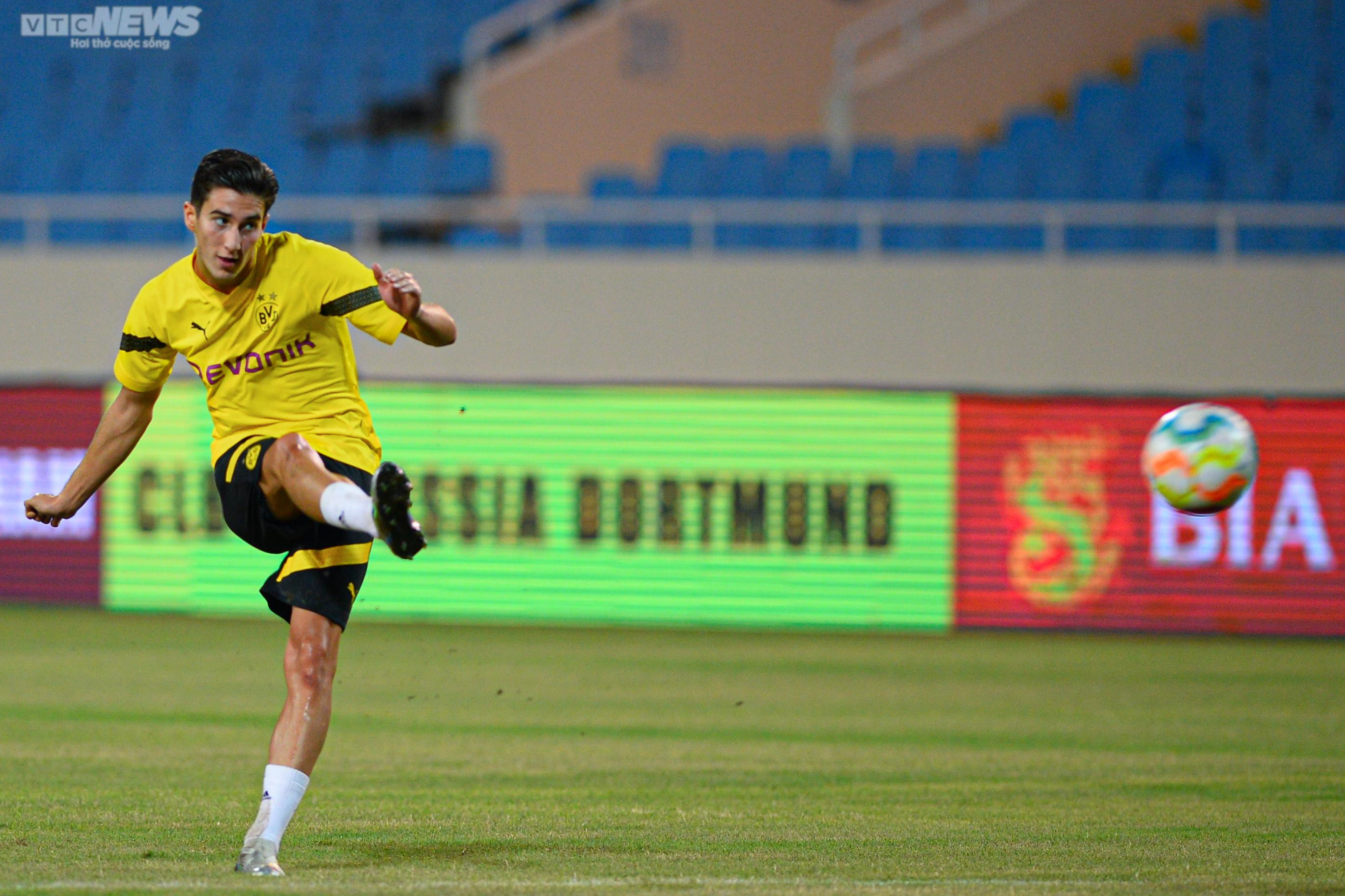 Dàn sao Dortmund thân thiện, mời CĐV Việt Nam xuống sân giao lưu - 8