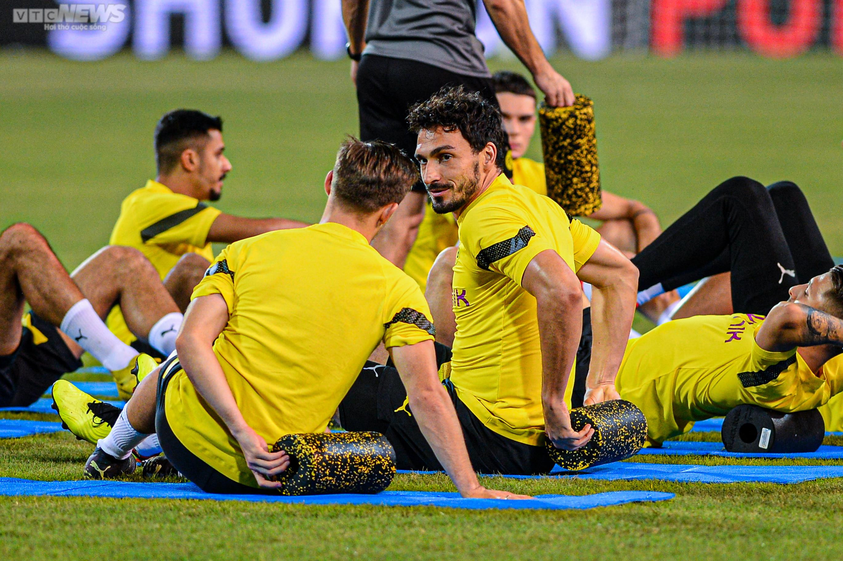 Dàn sao Dortmund thân thiện, mời CĐV Việt Nam xuống sân giao lưu - 4