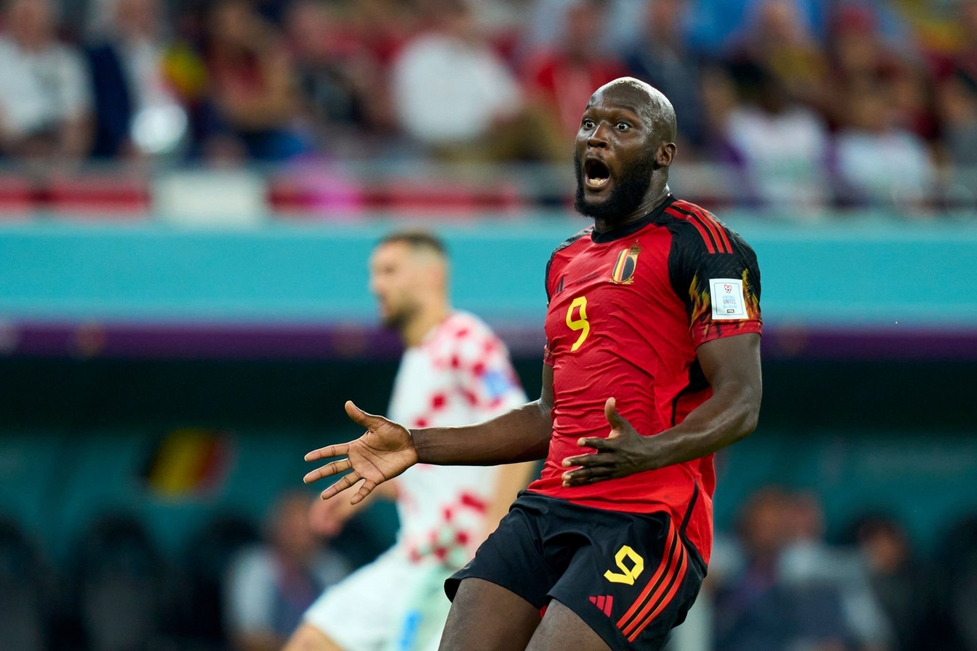 Cạn lời trước những pha bỏ lỡ cơ hội khó tin của Lukaku khiến tuyển Bỉ bị loại - 11