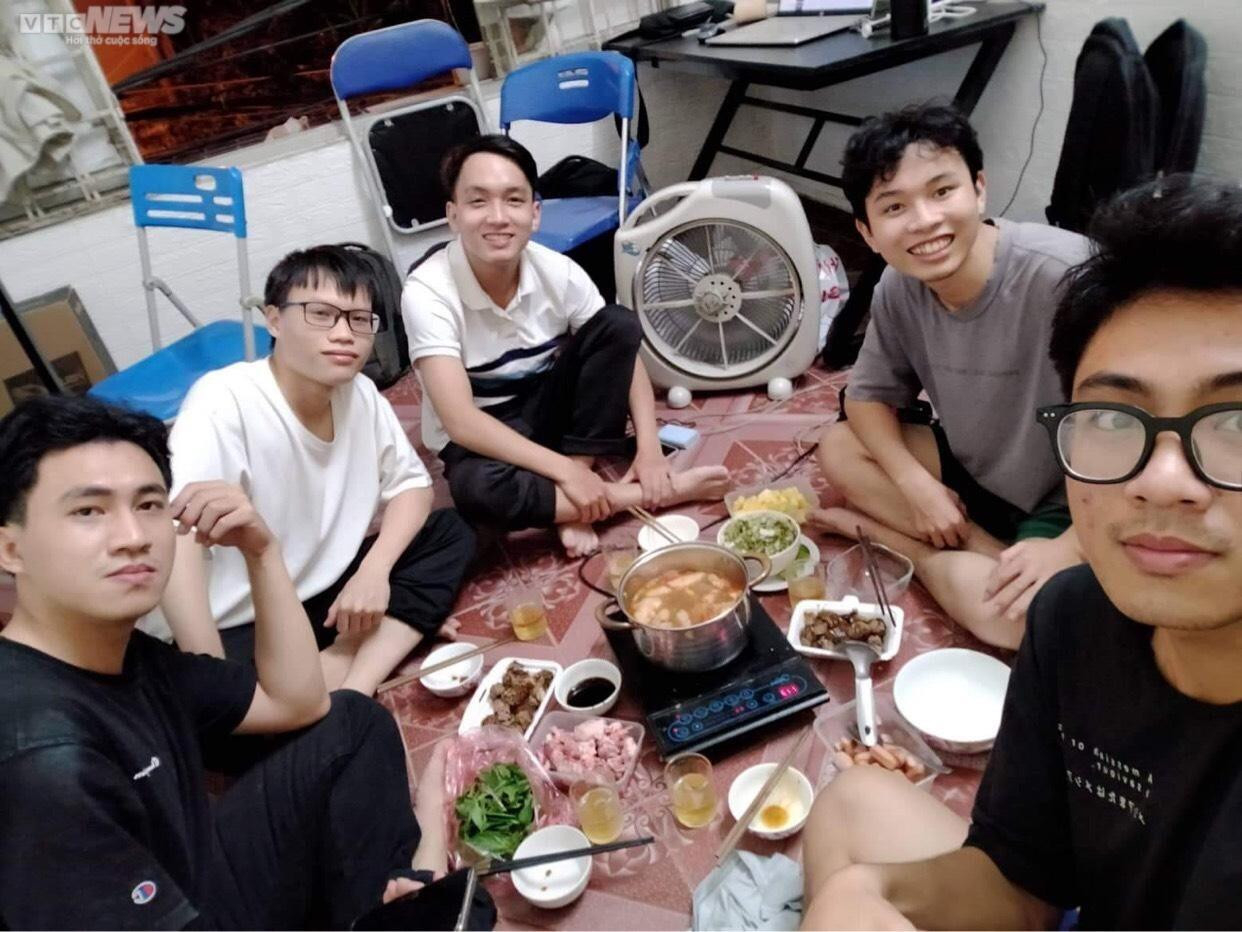 Bi hài World Cup sinh viên ký - 5