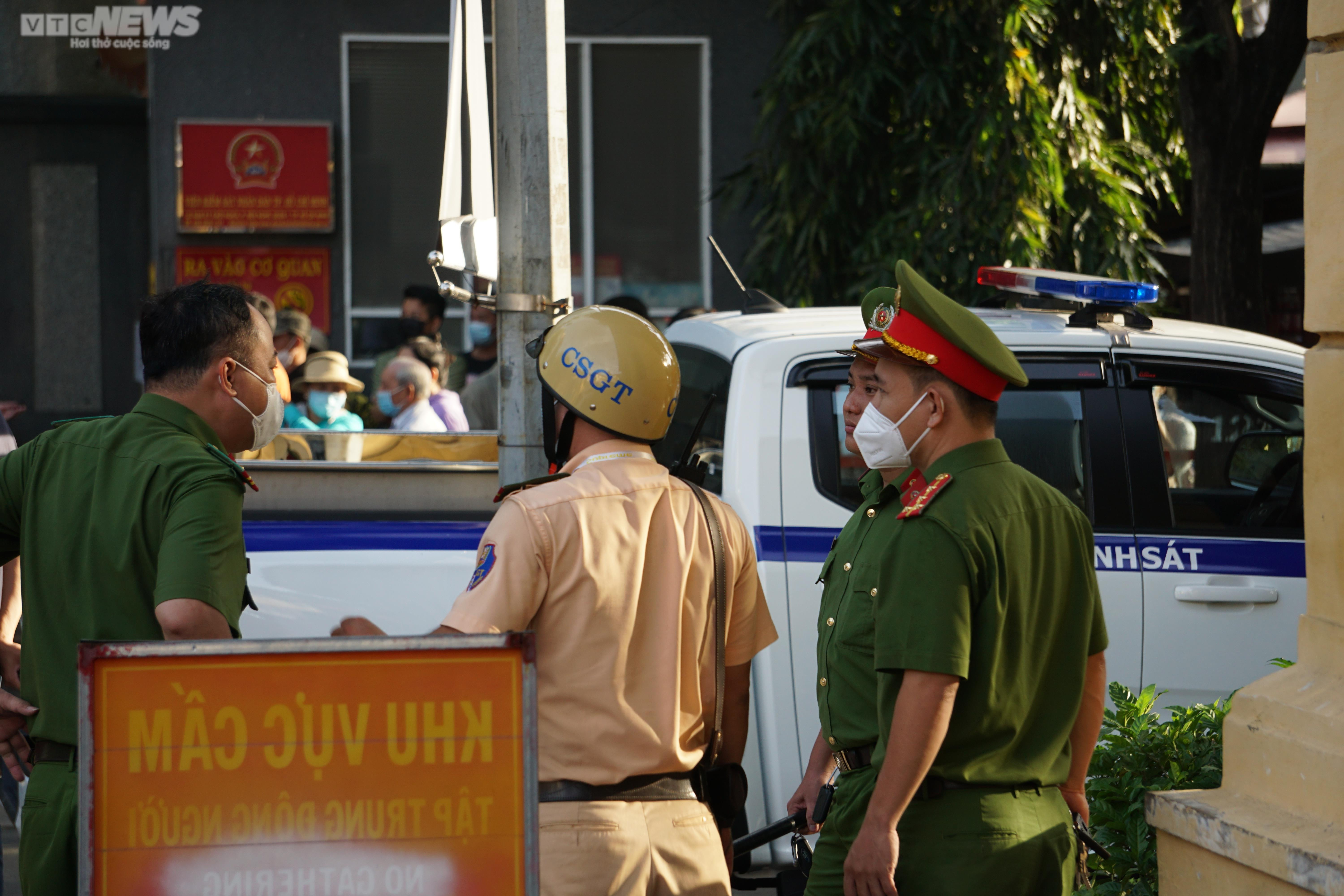  An ninh thắt chặt tại phiên tòa xét xử CEO Công ty Alibaba và đồng phạm - 10