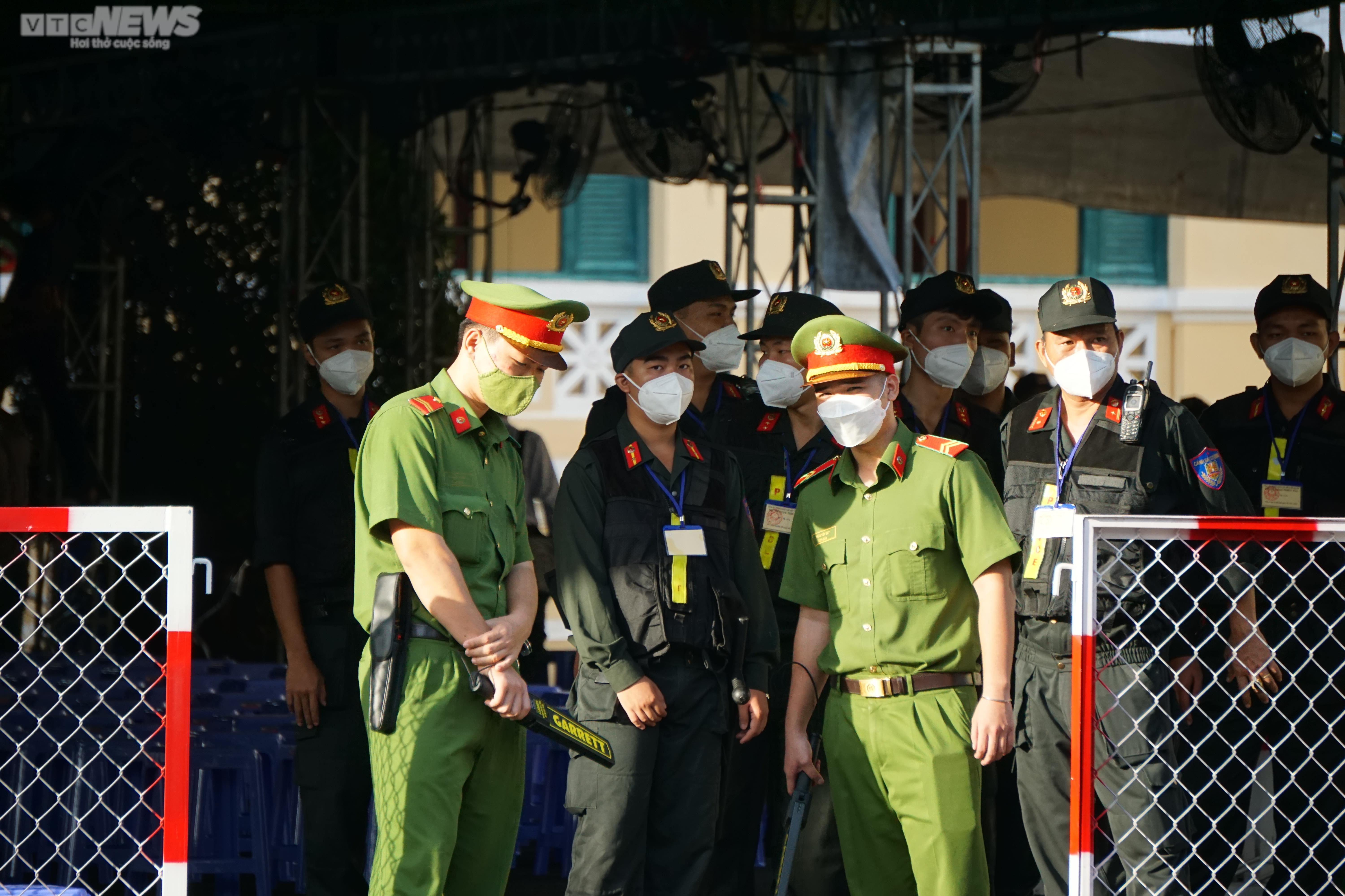 CEO Alibaba Nguyễn Thái Luyện và đồng phạm tại phiên xét xử đầu tiên - 8