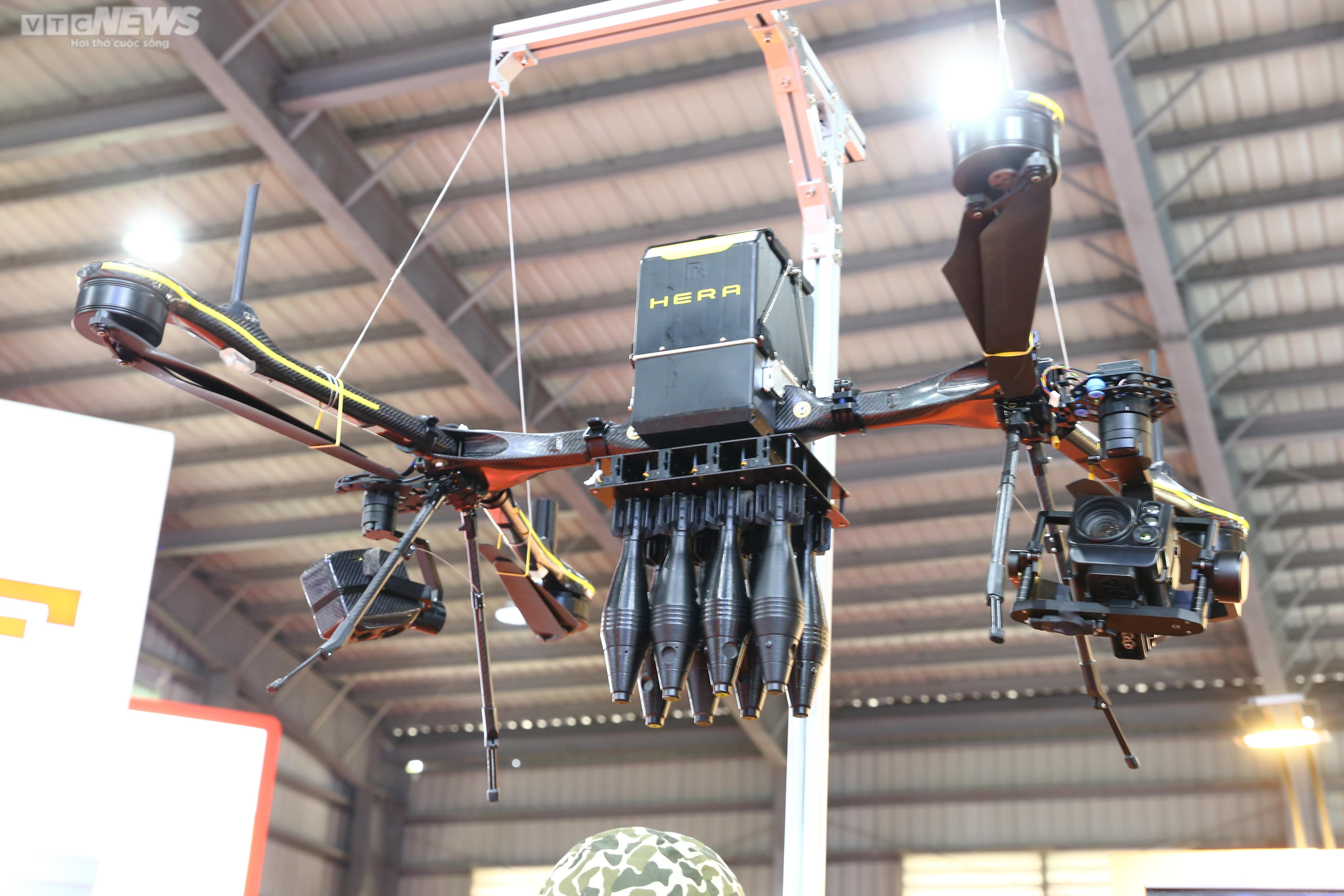 Các vũ khí hiện đại được giới thiệu tại triển lãm quốc phòng Việt Nam 2022 - 14