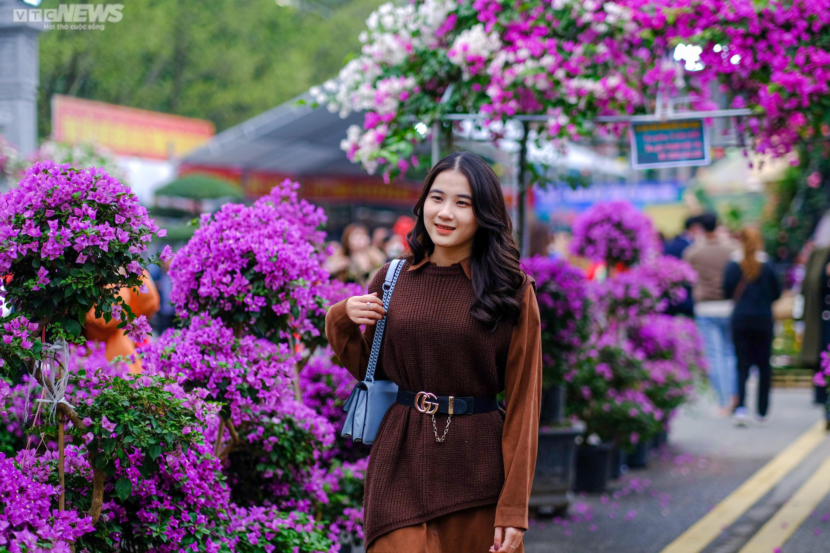 Nghìn du khách đổ về Mê Linh trong ngày khai mạc lễ hội hoa lớn nhất Thủ đô - 8